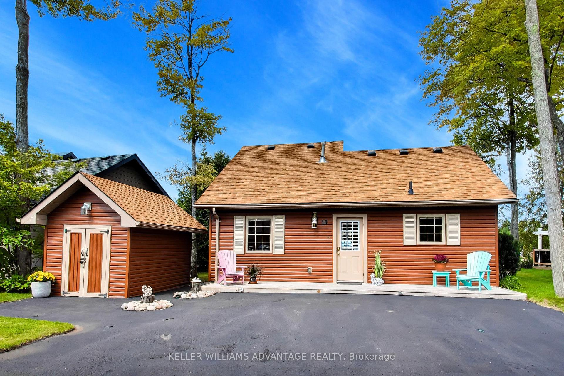 Photo 2 of 10 Cabin Crescent, Wasaga Beach — HOMEH