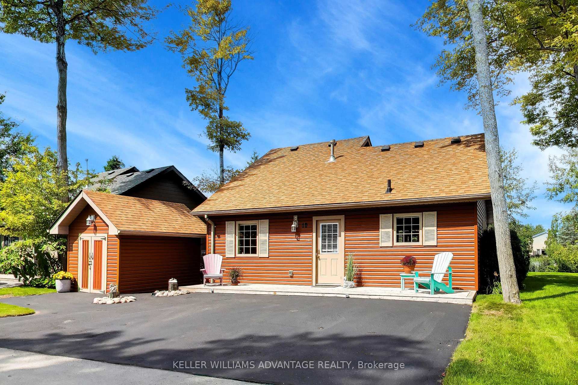 Photo 3 of 10 Cabin Crescent, Wasaga Beach — HOMEH