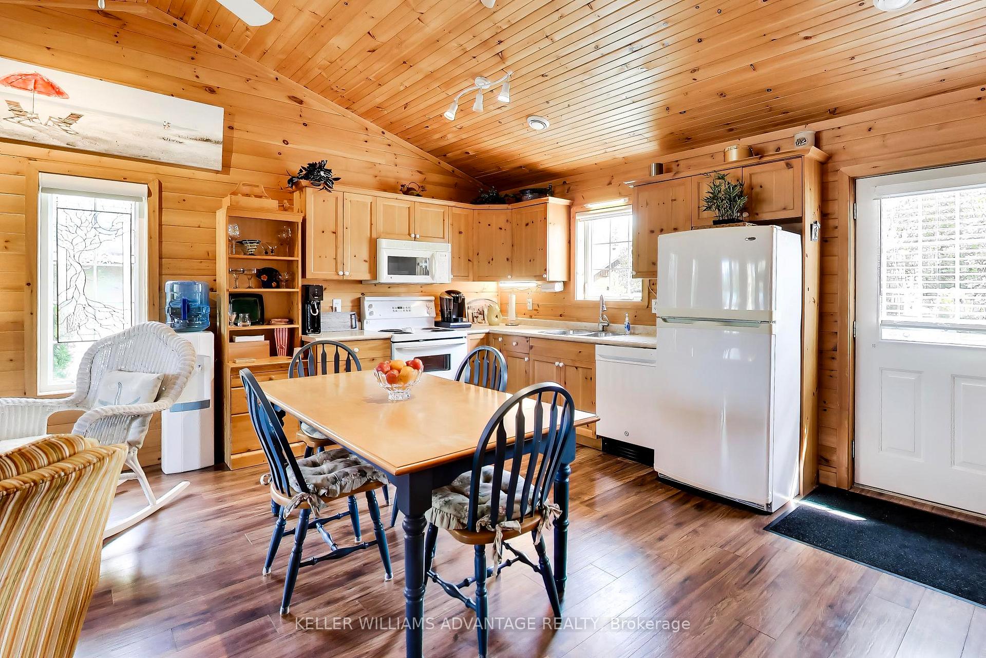 Photo 9 of 10 Cabin Crescent, Wasaga Beach — HOMEH