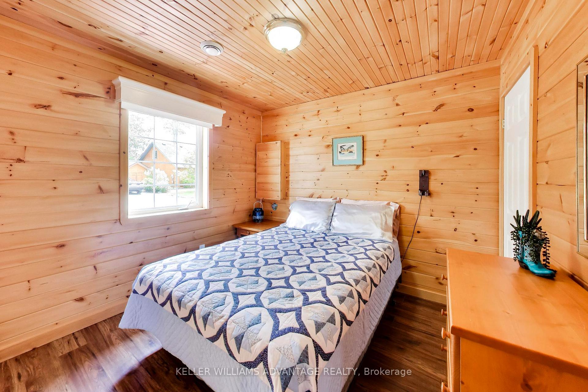 Photo 20 of 10 Cabin Crescent, Wasaga Beach — HOMEH