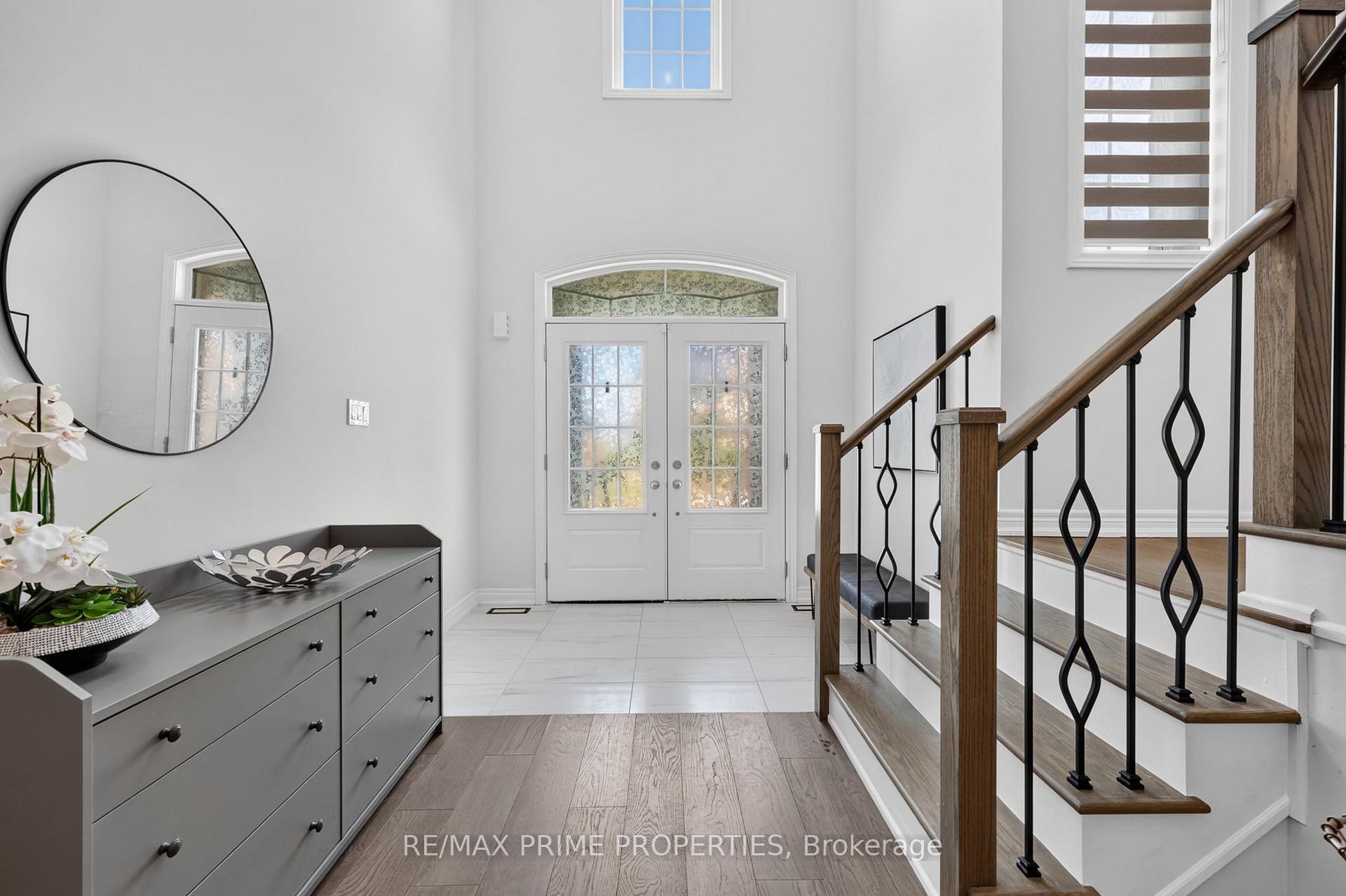 Photo 4 of 28 Frederick Taylor Way, East Gwillimbury, Mt Albert — HOMEH