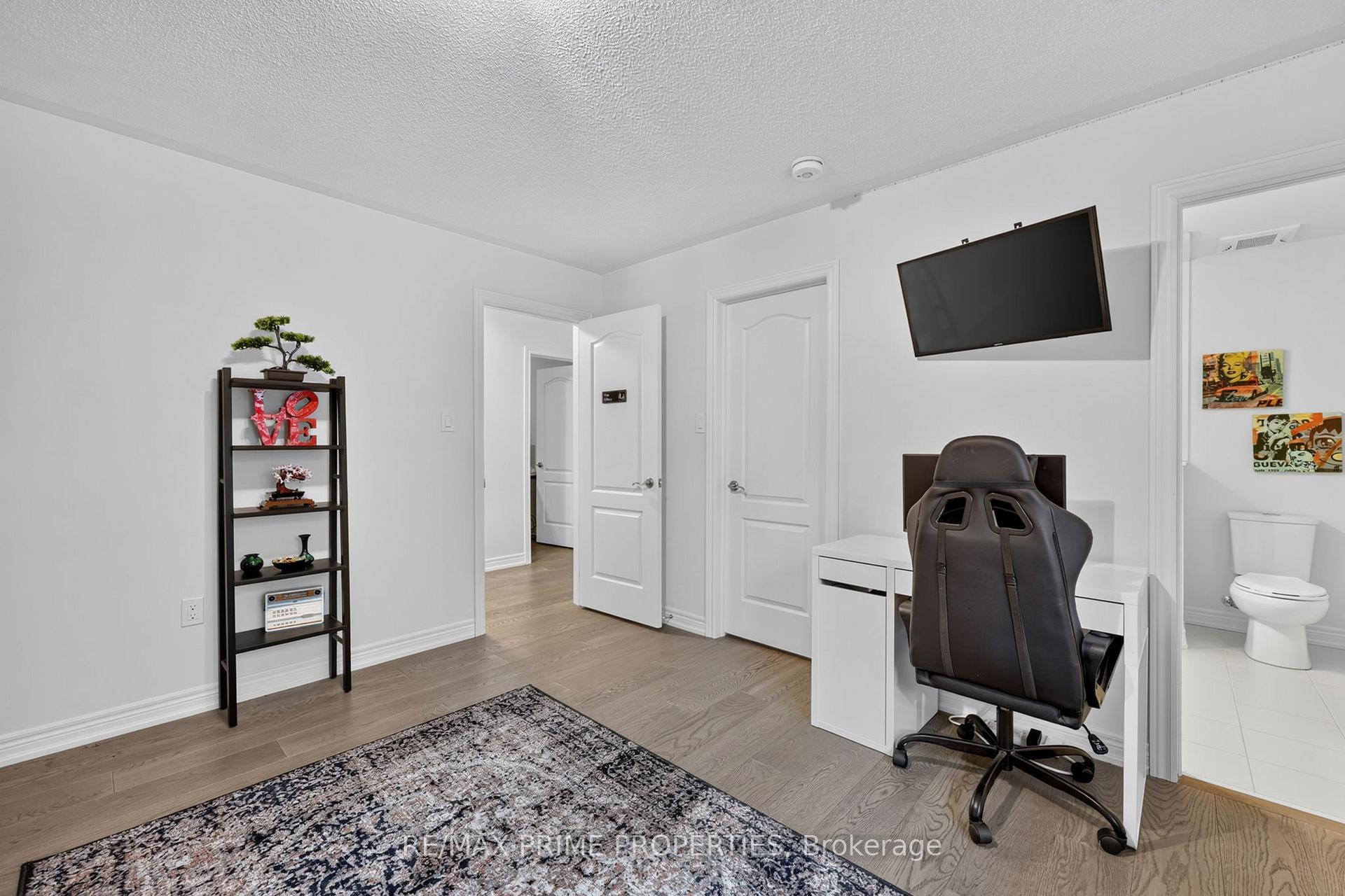 Photo 11 of 28 Frederick Taylor Way, East Gwillimbury, Mt Albert — HOMEH