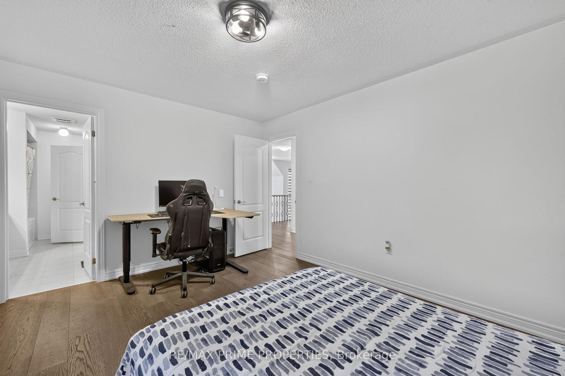 Photo 13 of 28 Frederick Taylor Way, East Gwillimbury, Mt Albert — HOMEH