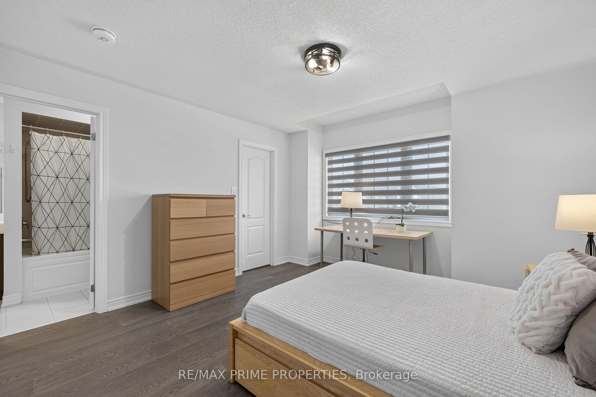 Photo 20 of 28 Frederick Taylor Way, East Gwillimbury, Mt Albert — HOMEH