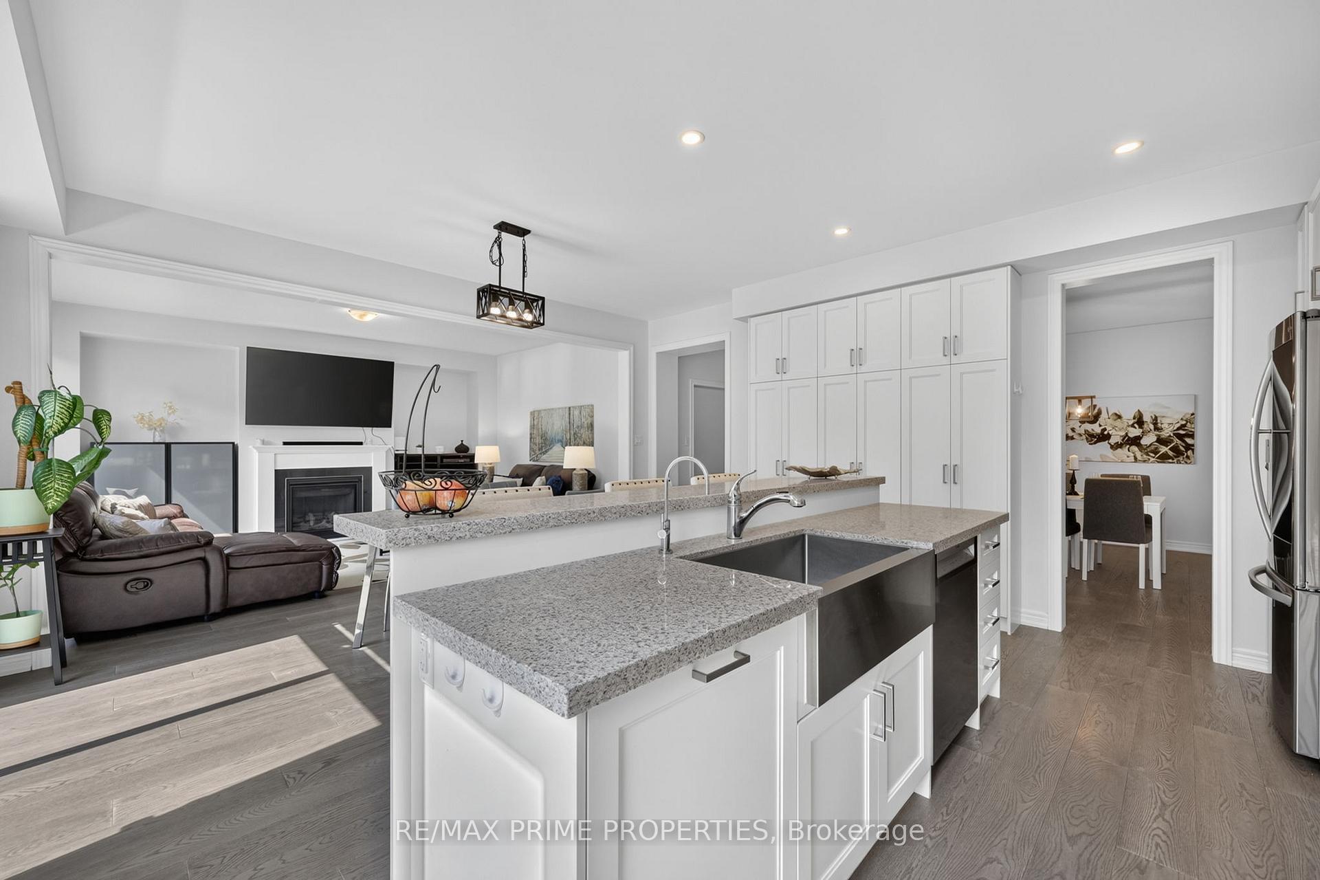 Photo 27 of 28 Frederick Taylor Way, East Gwillimbury, Mt Albert — HOMEH