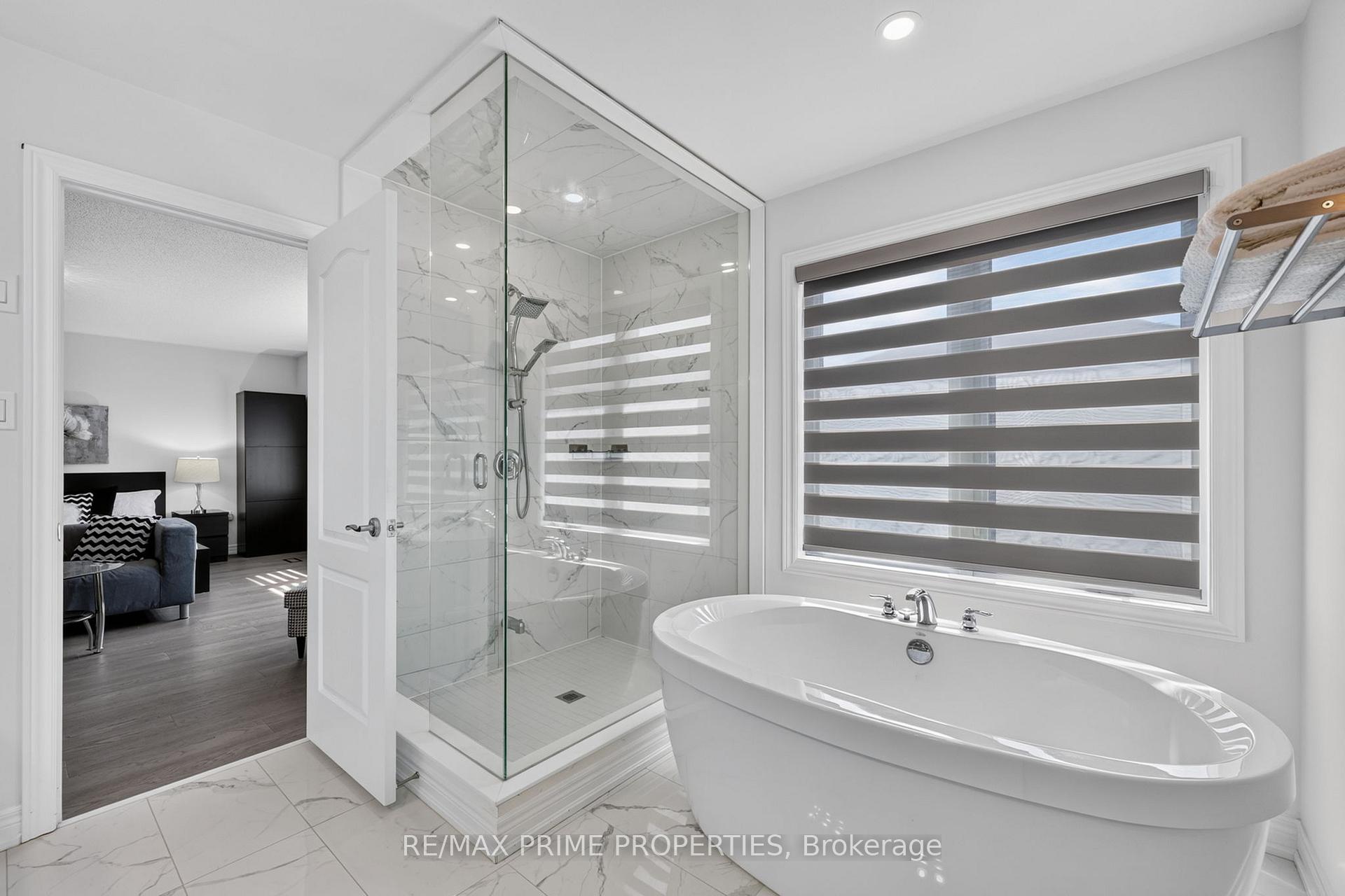 Photo 31 of 28 Frederick Taylor Way, East Gwillimbury, Mt Albert — HOMEH
