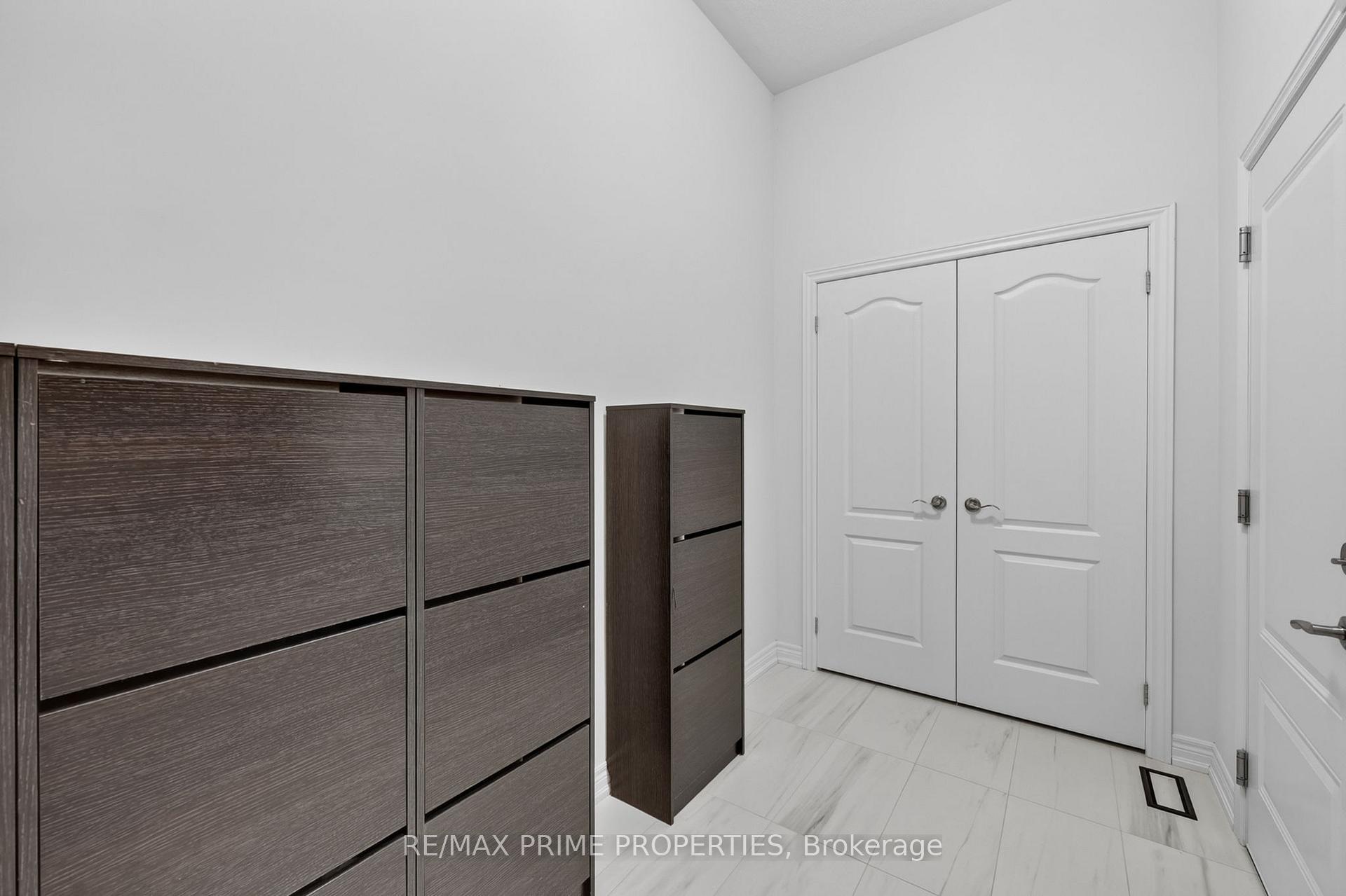 Photo 32 of 28 Frederick Taylor Way, East Gwillimbury, Mt Albert — HOMEH