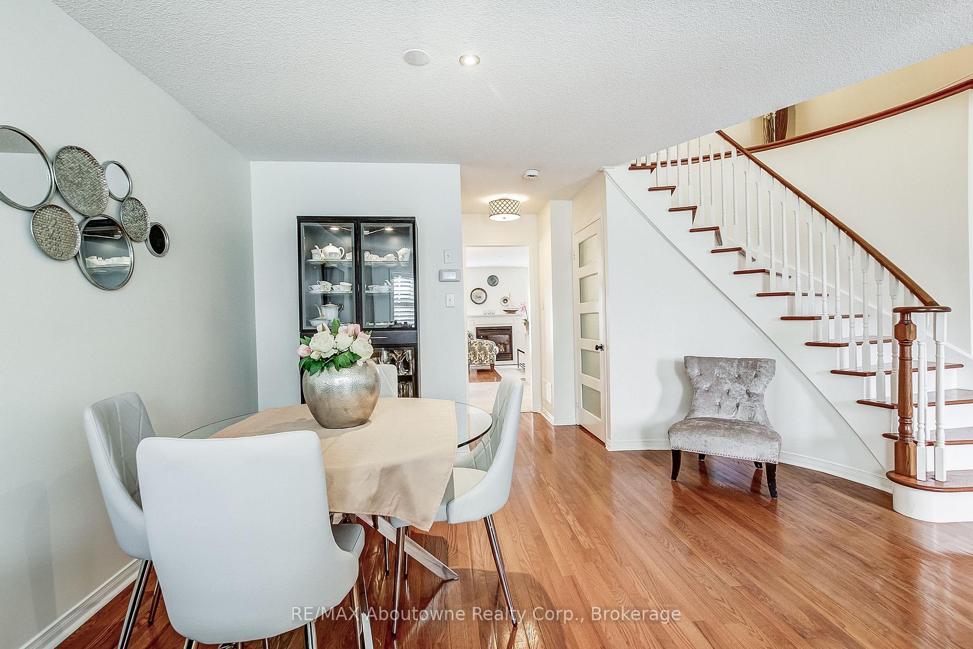 Photo 10 of 2150 Forest Gate Park, Oakville, West Oak Trails — HOMEH