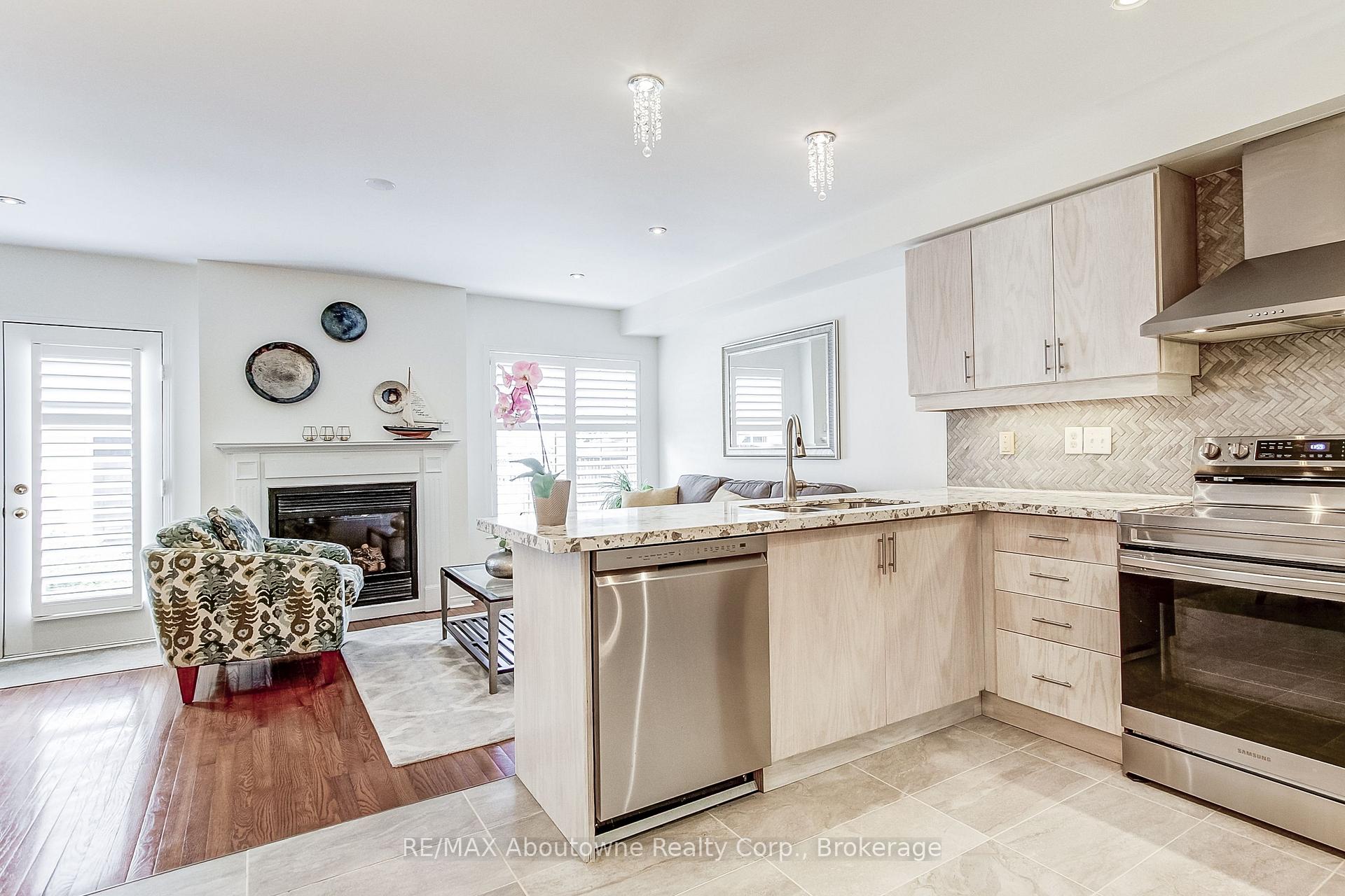 Photo 15 of 2150 Forest Gate Park, Oakville, West Oak Trails — HOMEH
