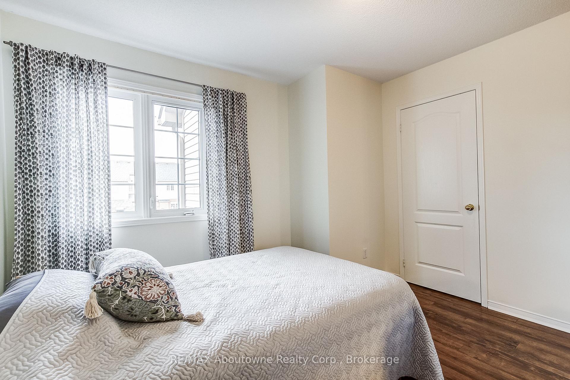 Photo 22 of 2150 Forest Gate Park, Oakville, West Oak Trails — HOMEH