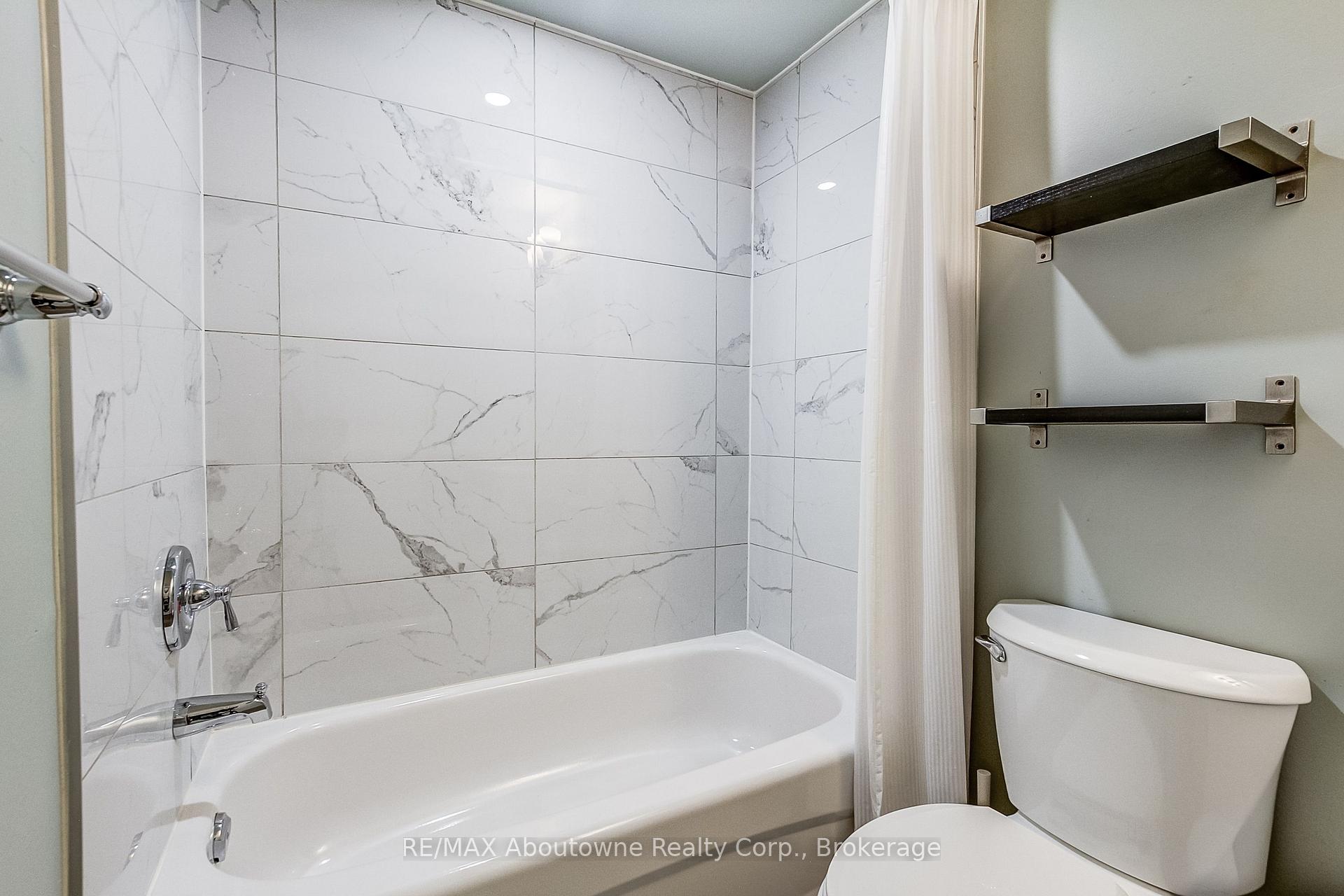 Photo 25 of 2150 Forest Gate Park, Oakville, West Oak Trails — HOMEH
