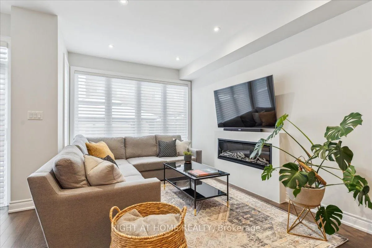 Photo 10 of 28 Hubbell Road, Brampton, Bram West — HOMEH