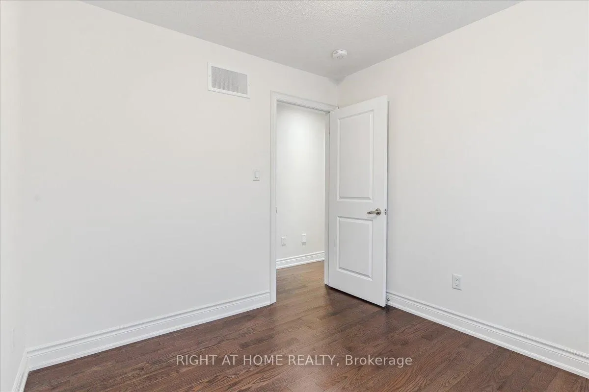 Photo 20 of 28 Hubbell Road, Brampton, Bram West — HOMEH