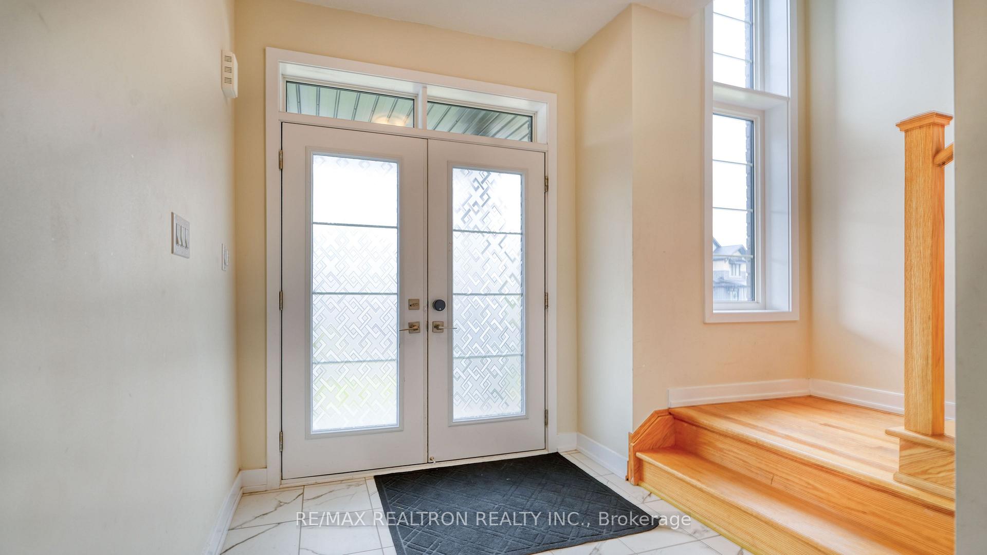 Photo 4 of 20 Hawick Crescent, Haldimand — HOMEH
