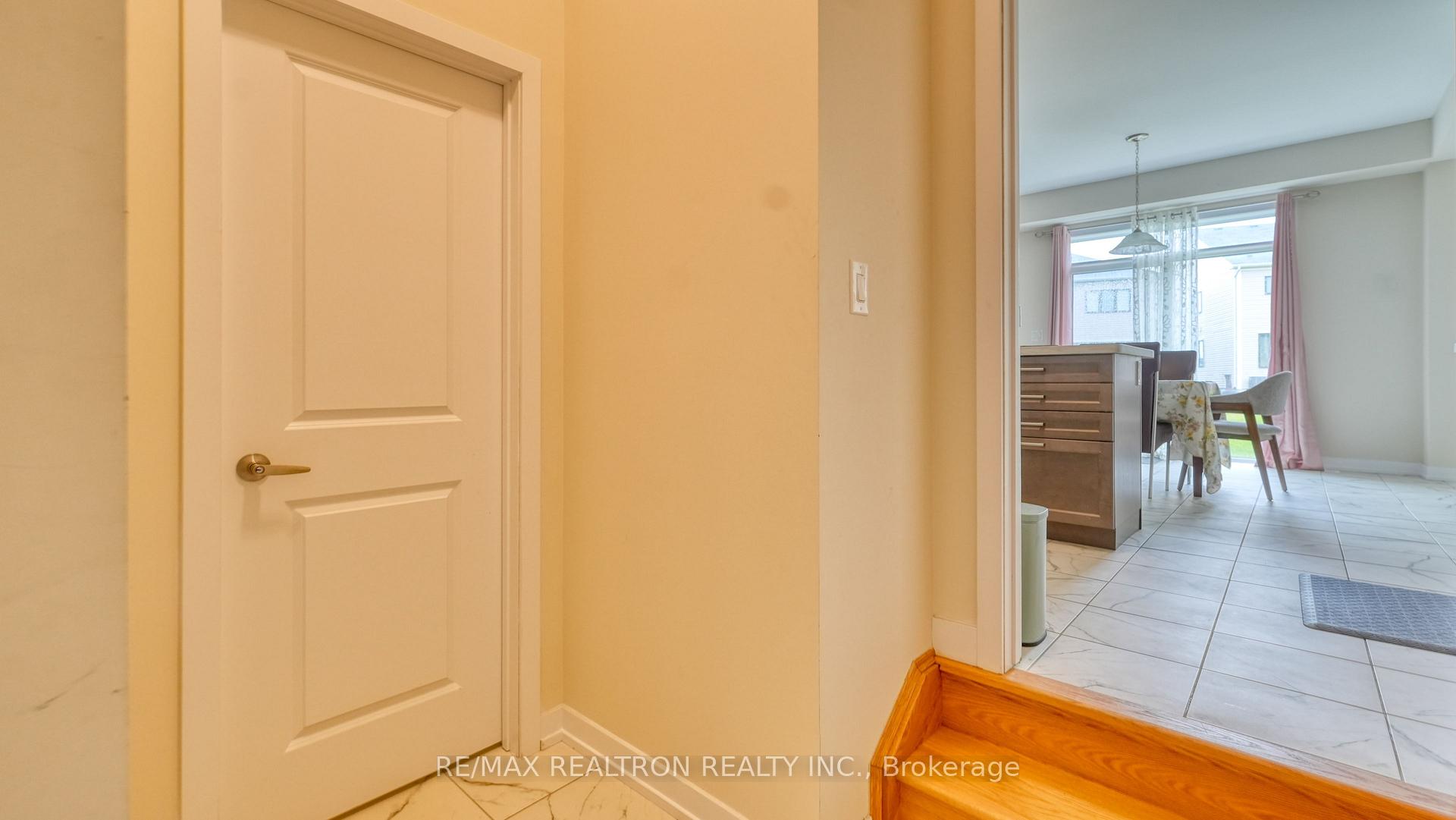 Photo 14 of 20 Hawick Crescent, Haldimand — HOMEH