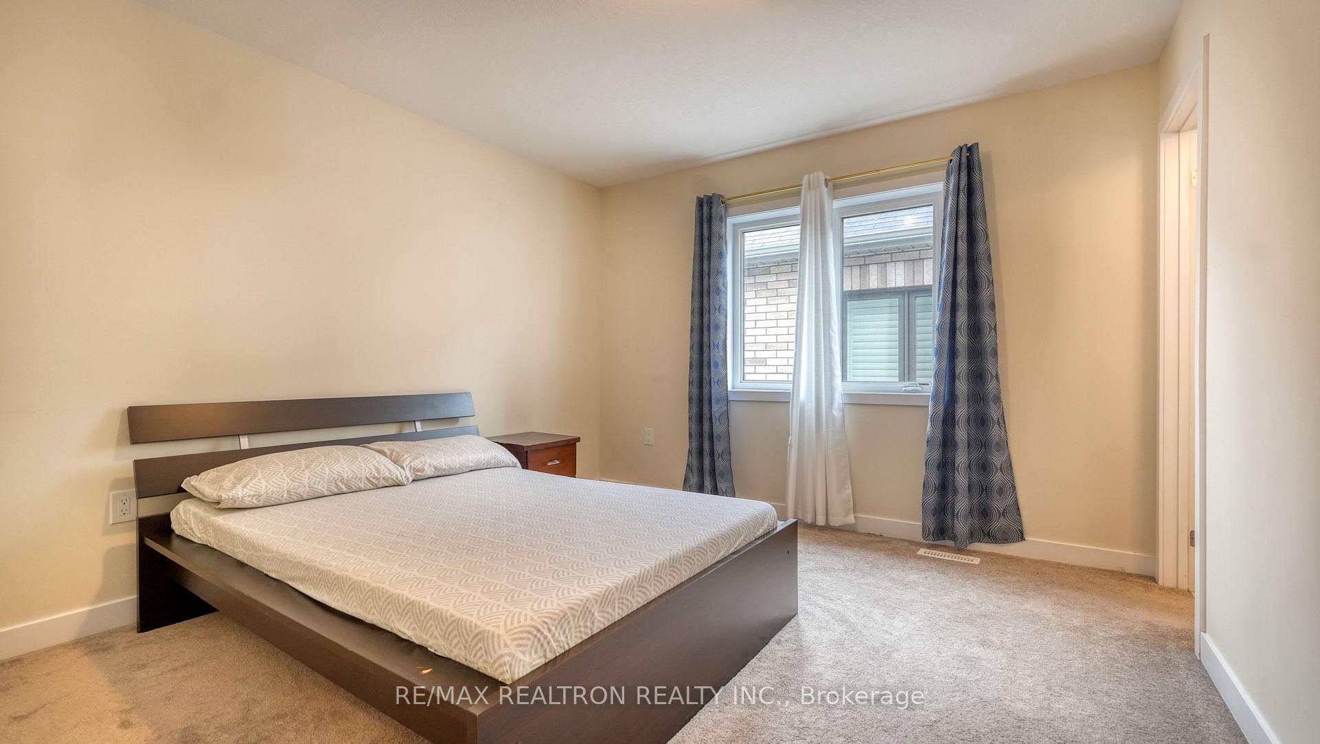 Photo 24 of 20 Hawick Crescent, Haldimand — HOMEH