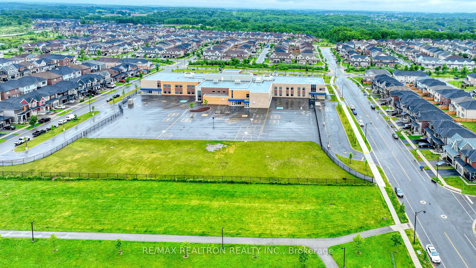 Photo 42 of 20 Hawick Crescent, Haldimand — HOMEH