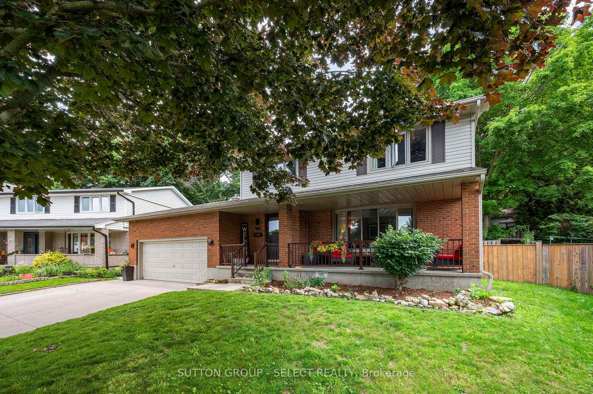 Photo 2 of 286 Highview Crescent, London, South O — HOMEH