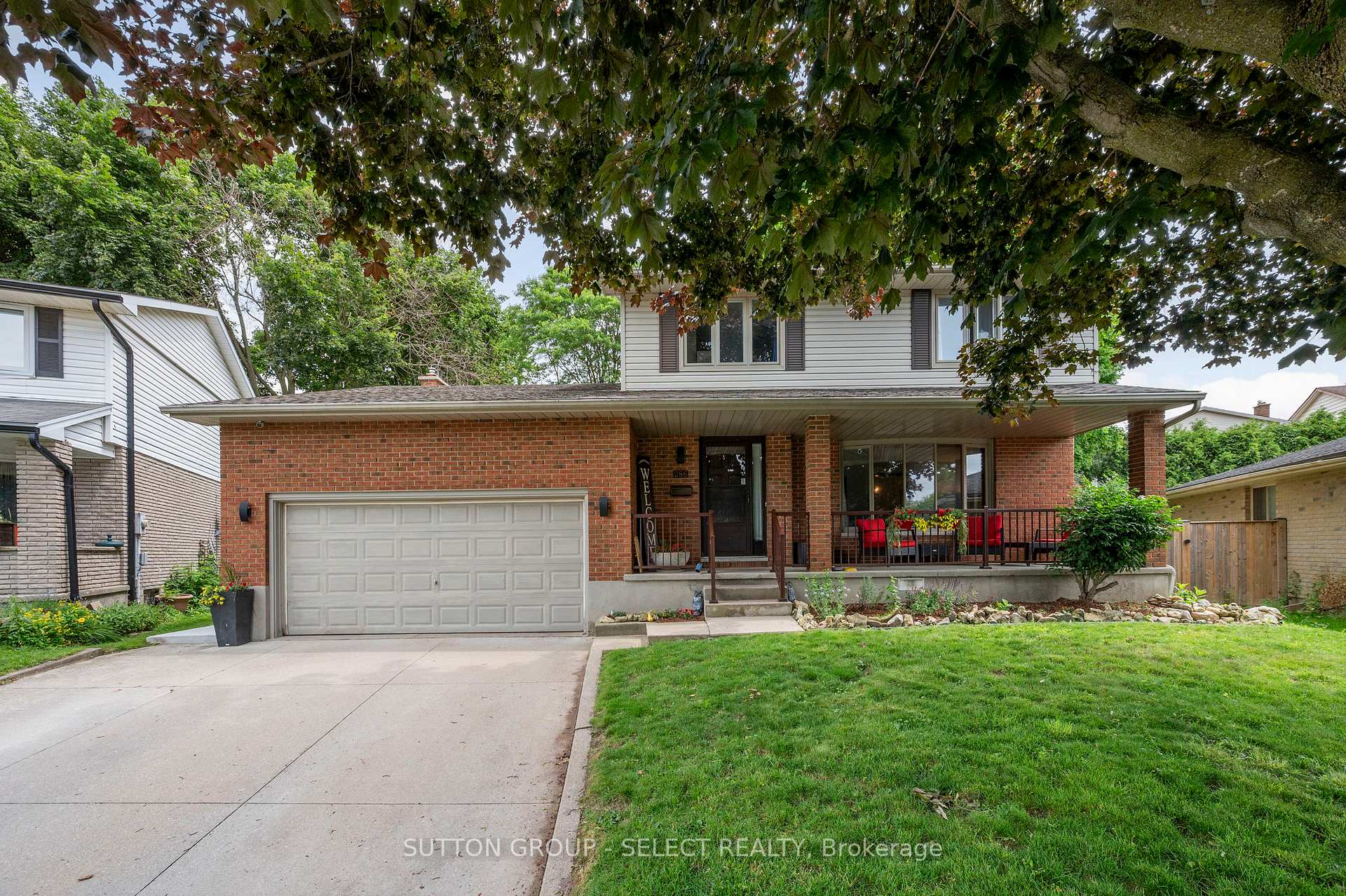 Photo 3 of 286 Highview Crescent, London, South O — HOMEH