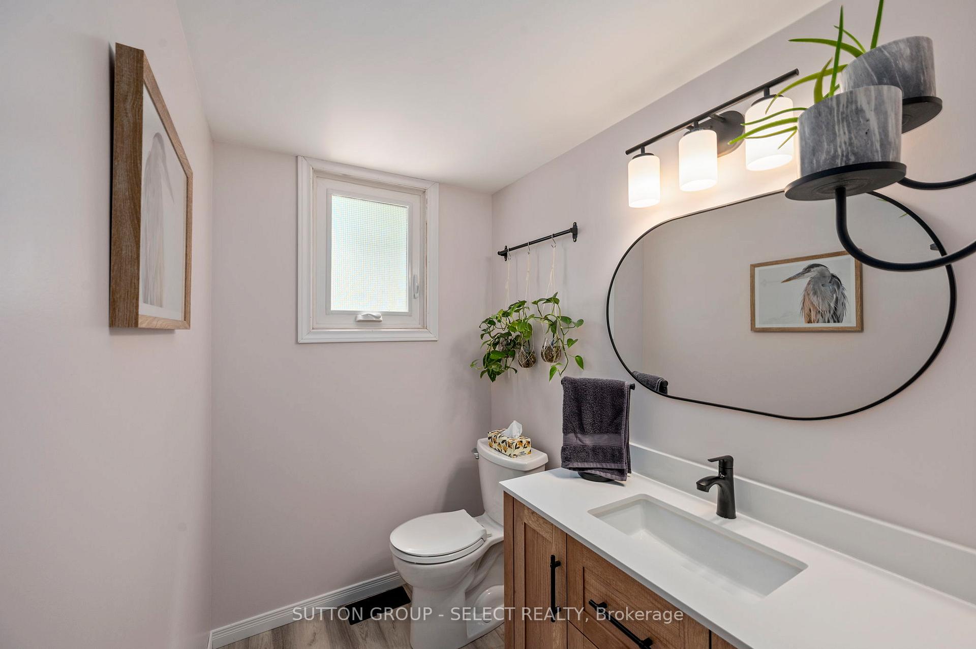 Photo 7 of 286 Highview Crescent, London, South O — HOMEH