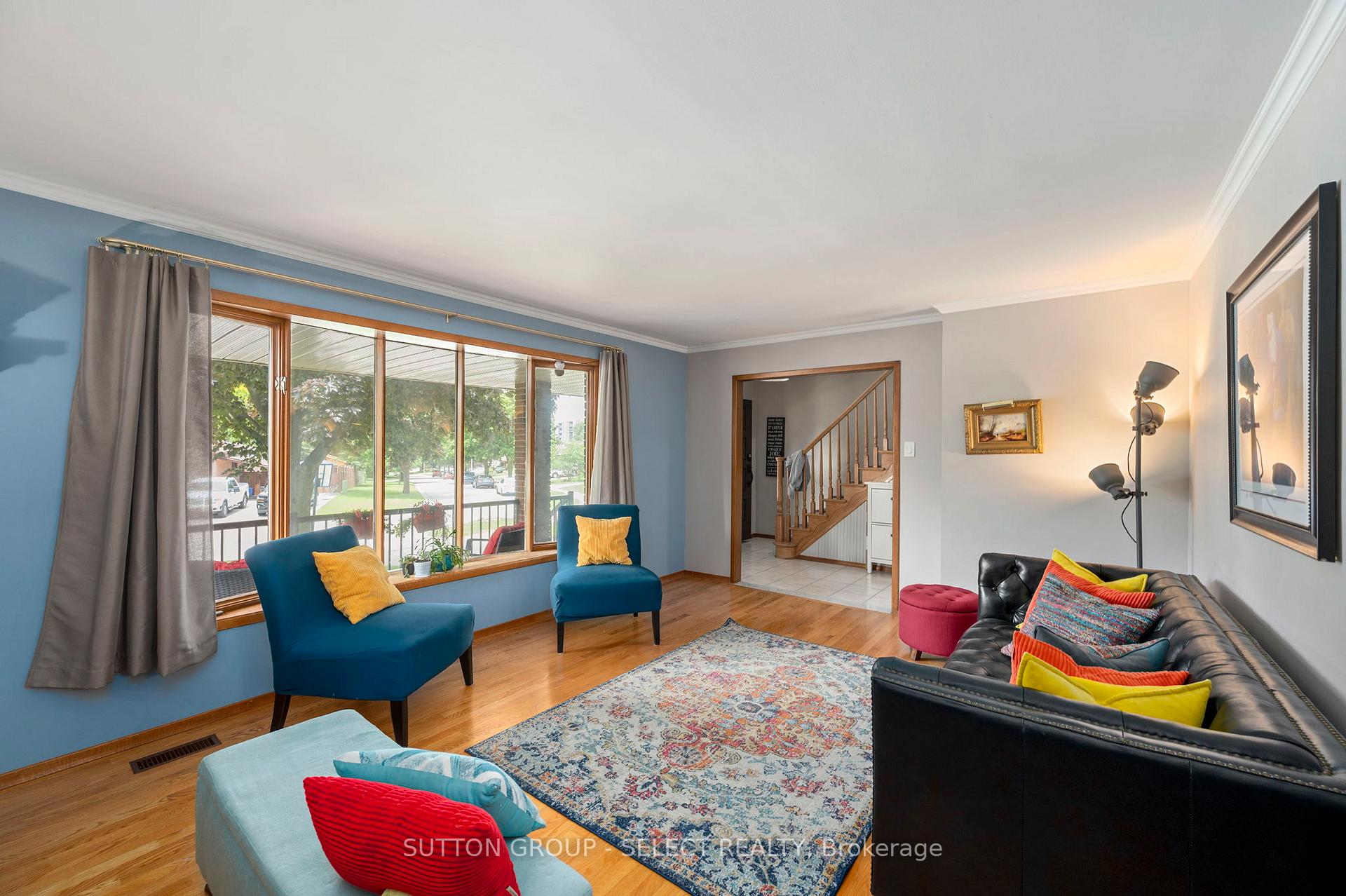Photo 12 of 286 Highview Crescent, London, South O — HOMEH