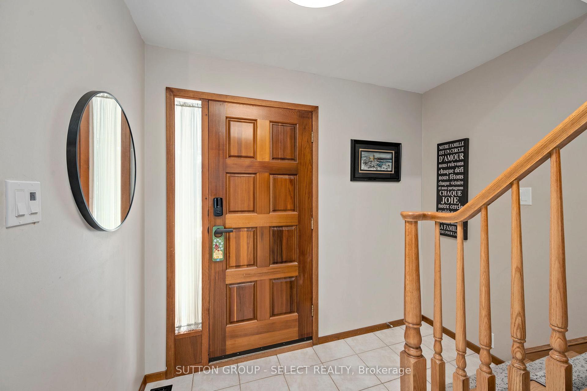 Photo 15 of 286 Highview Crescent, London, South O — HOMEH