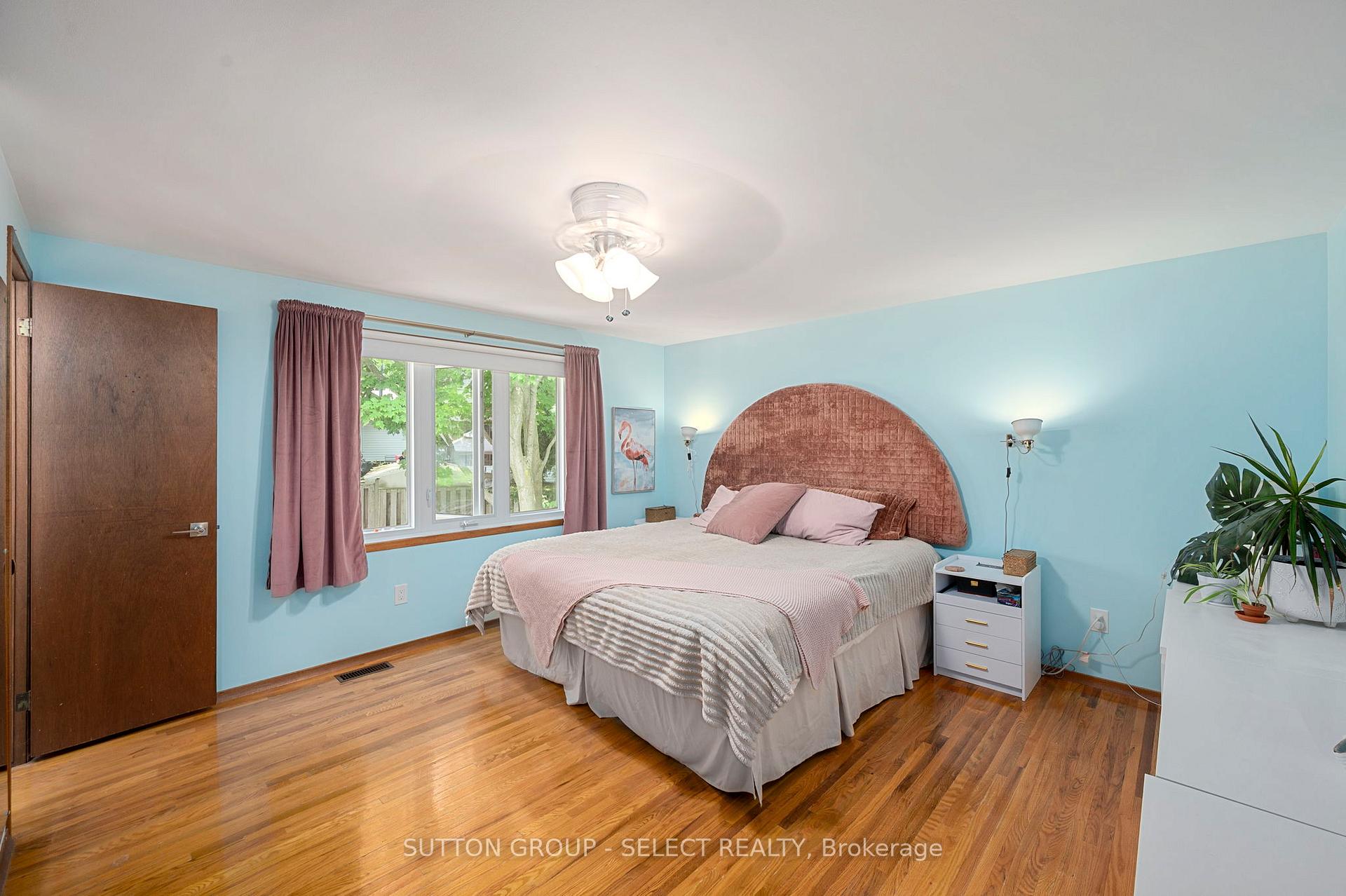 Photo 22 of 286 Highview Crescent, London, South O — HOMEH
