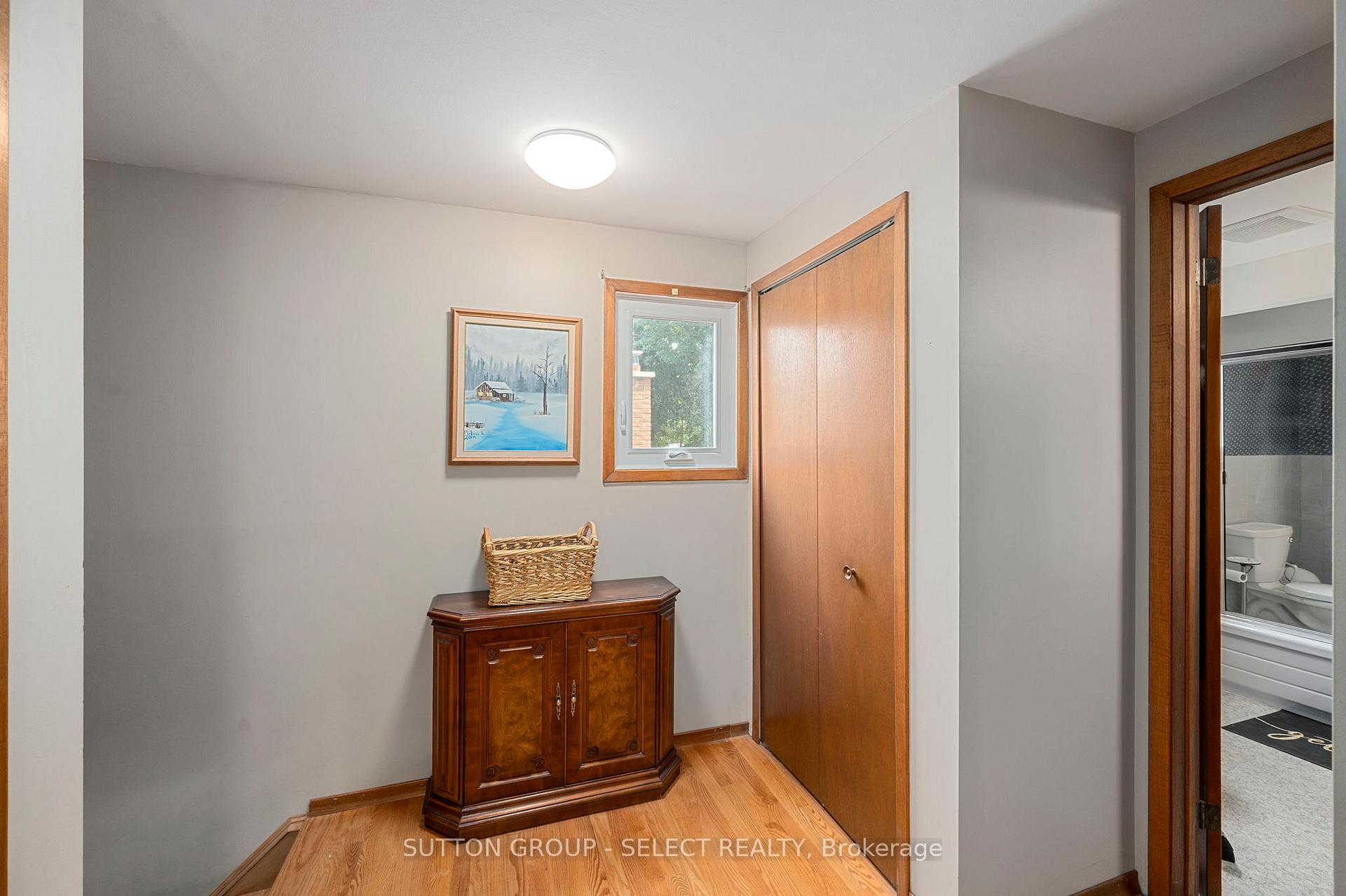 Photo 24 of 286 Highview Crescent, London, South O — HOMEH