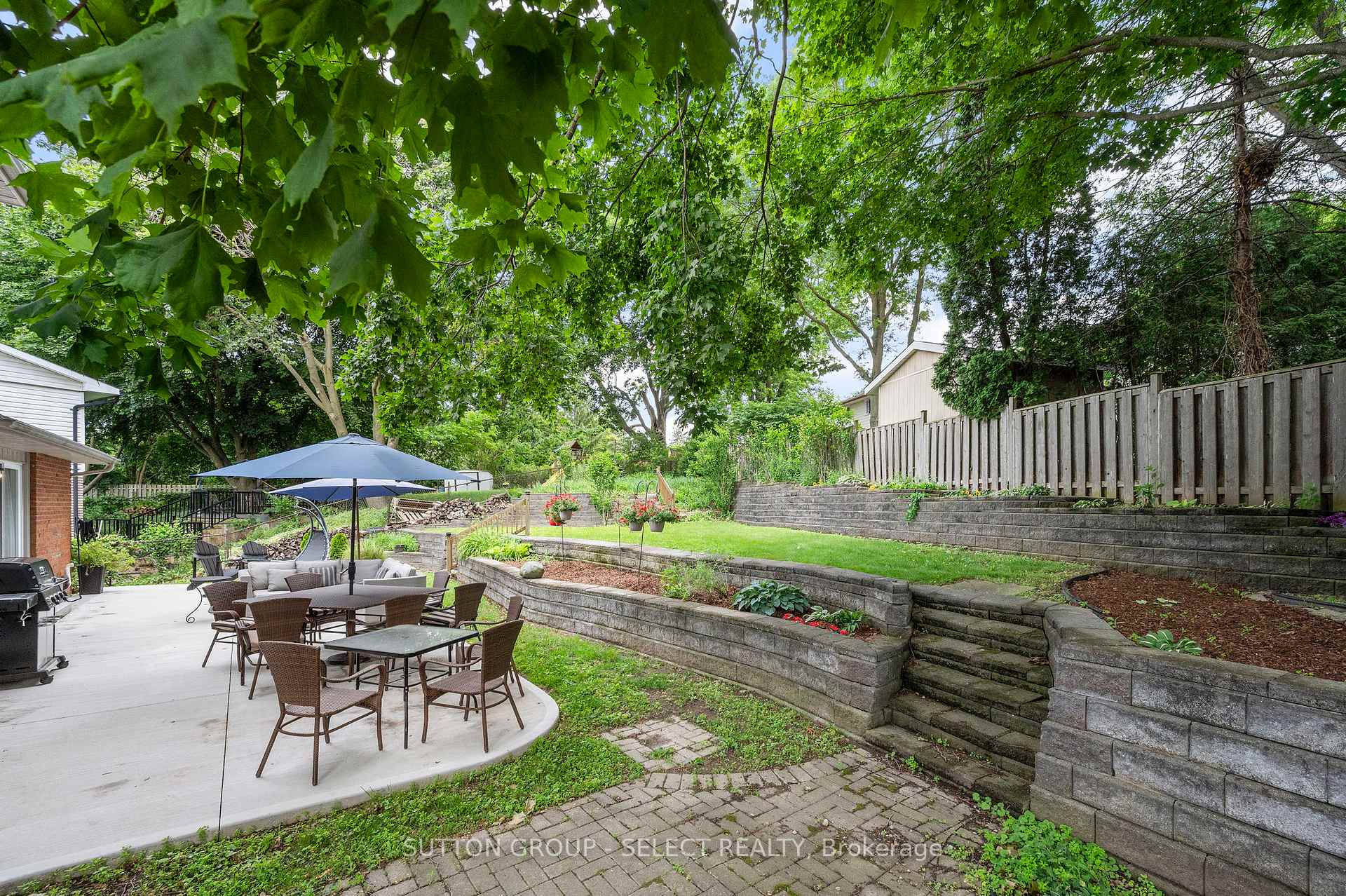 Photo 26 of 286 Highview Crescent, London, South O — HOMEH