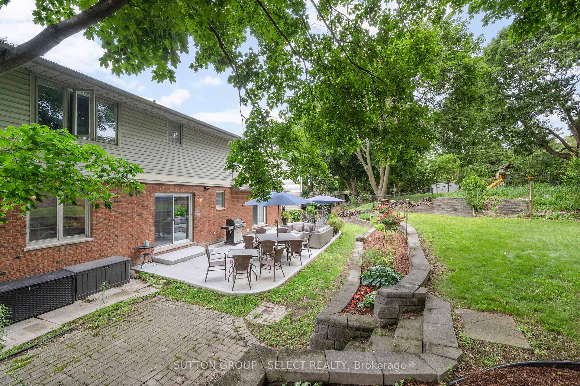 Photo 30 of 286 Highview Crescent, London, South O — HOMEH