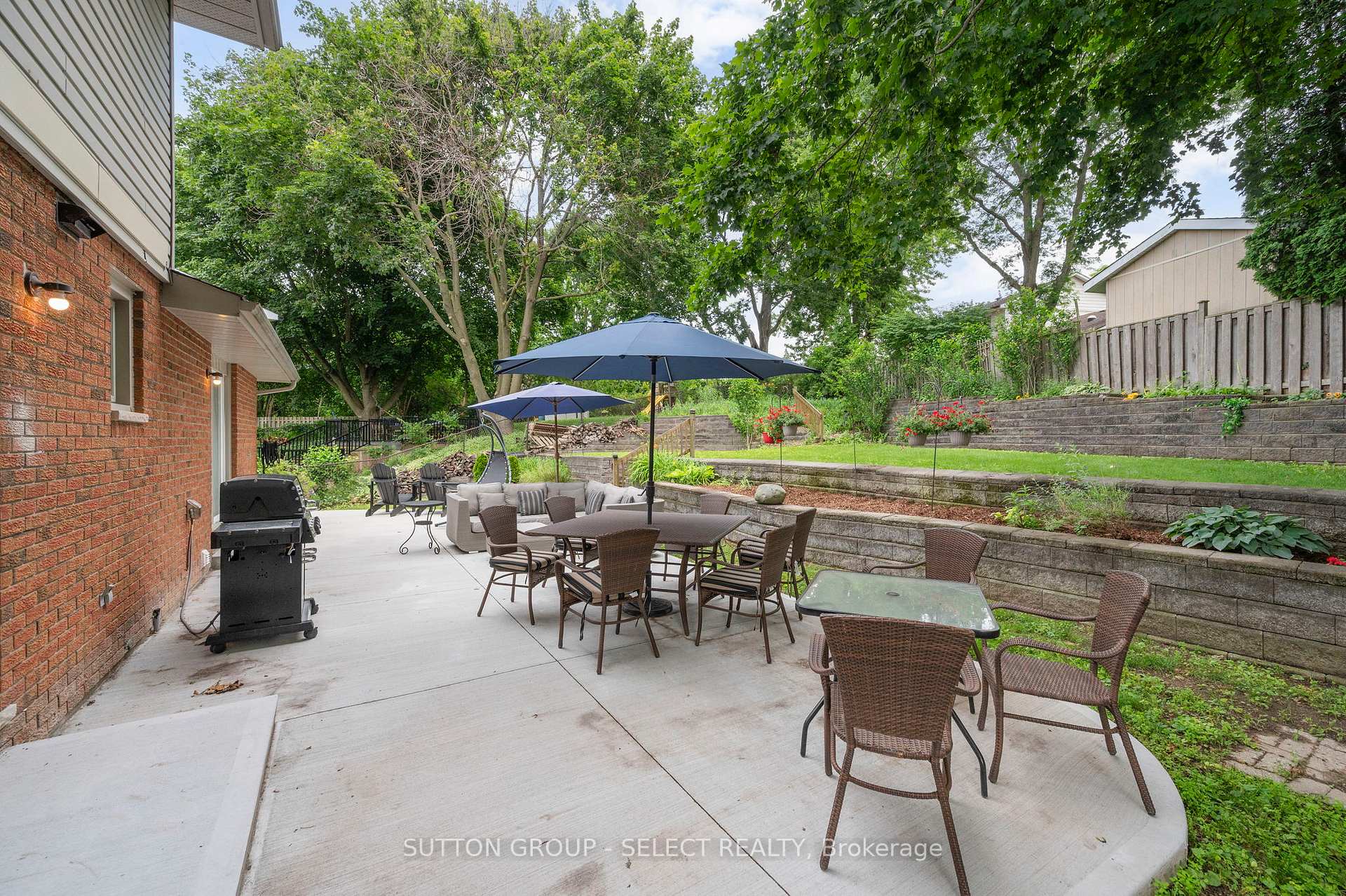 Photo 28 of 286 Highview Crescent, London, South O — HOMEH