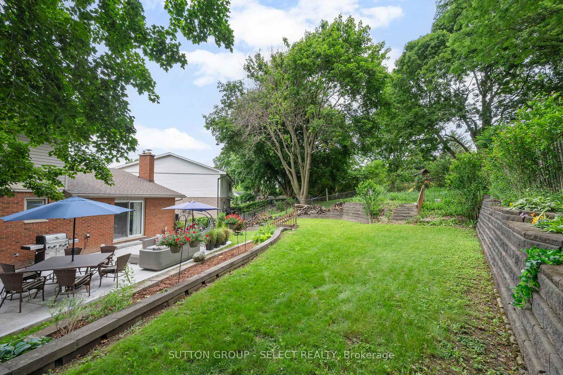 Photo 31 of 286 Highview Crescent, London, South O — HOMEH