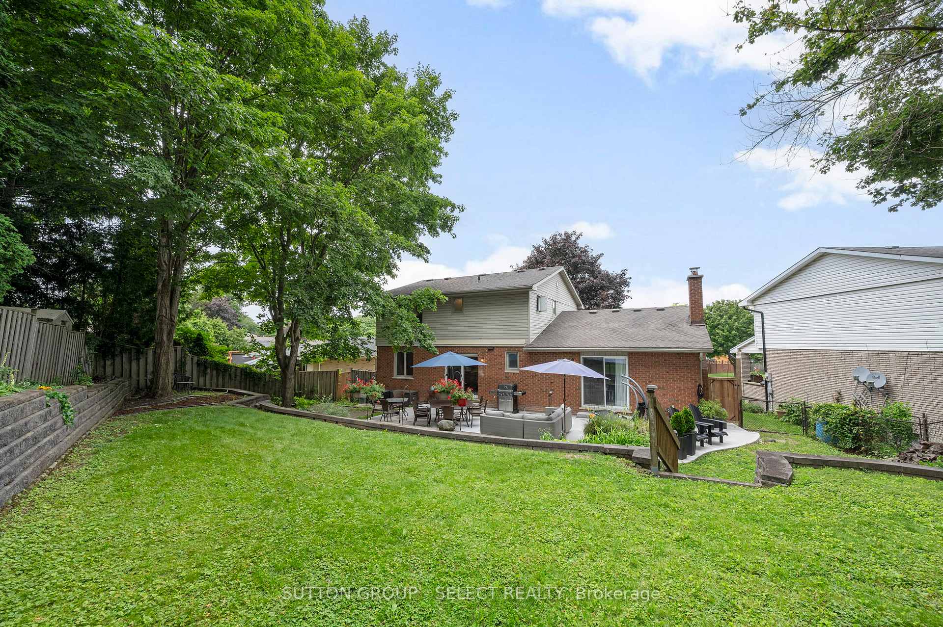 Photo 32 of 286 Highview Crescent, London, South O — HOMEH