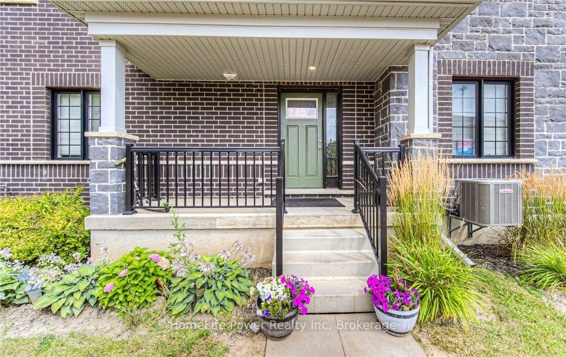 Photo 2 of 513 Woodlea Court, Kitchener, Pioneer Park/Doon/Wyldwoods — HOMEH