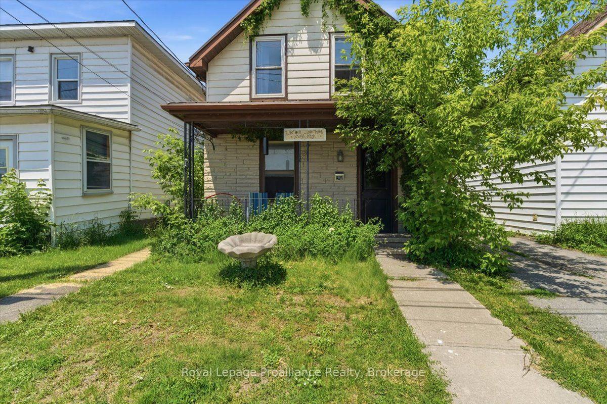Photo 1 of 431 Main Street, Deseronto, Deseronto (Town) — HOMEH