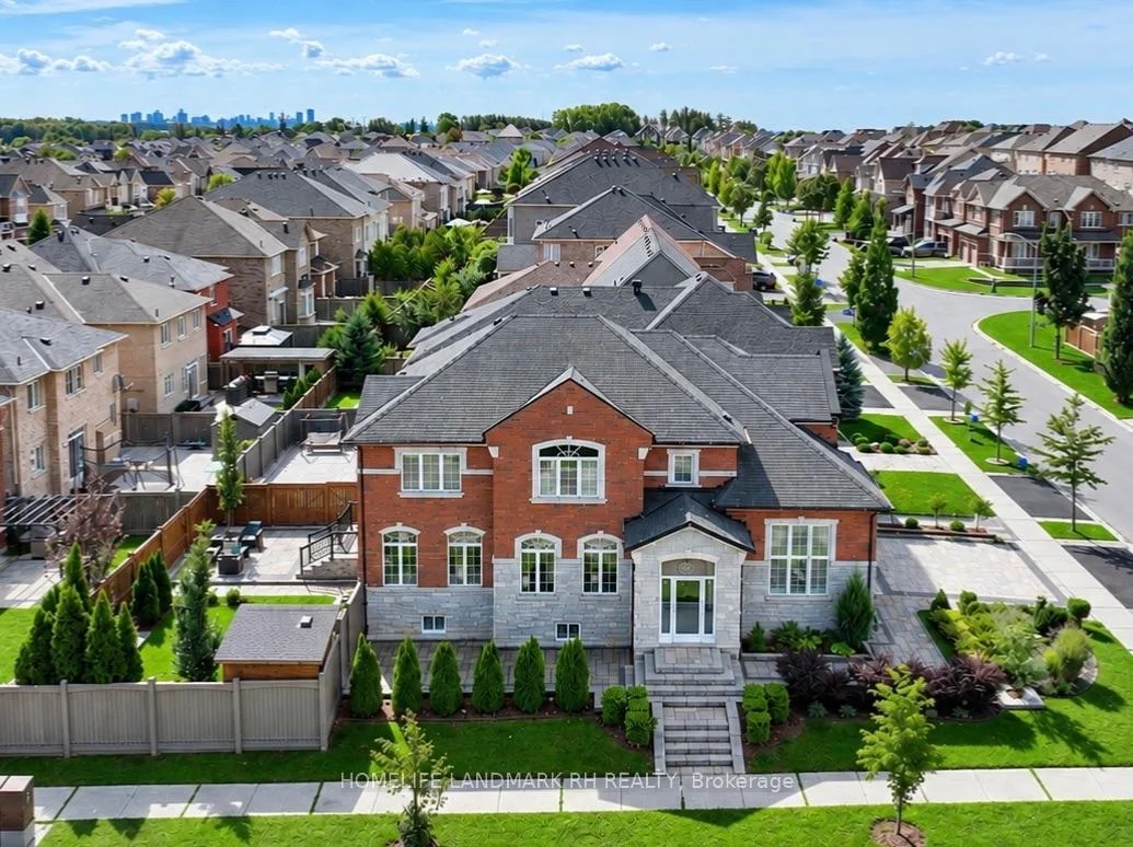 Photo 5 of 131 Oberfrick Avenue, Vaughan, Patterson — HOMEH