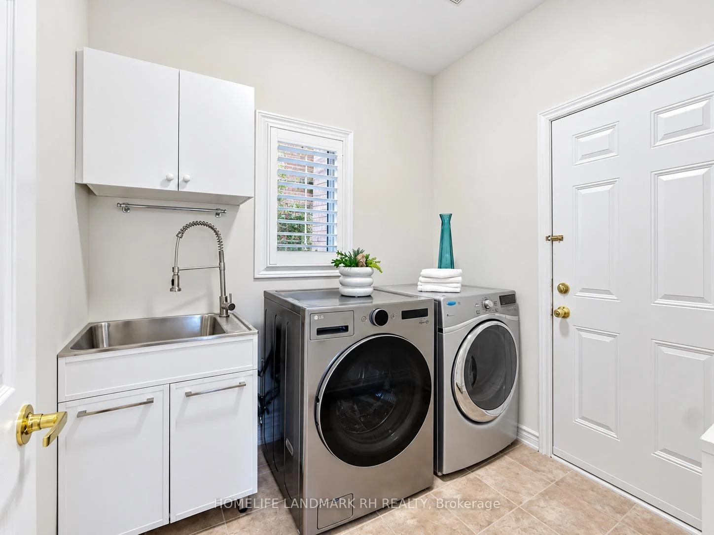 Photo 24 of 131 Oberfrick Avenue, Vaughan, Patterson — HOMEH