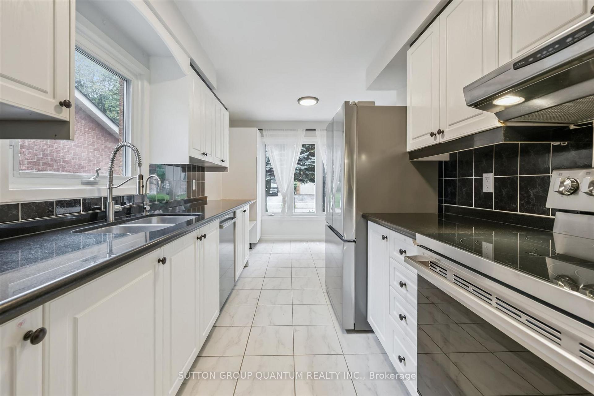 Photo 8 of 157 Riverview Street, Oakville, Bronte — HOMEH