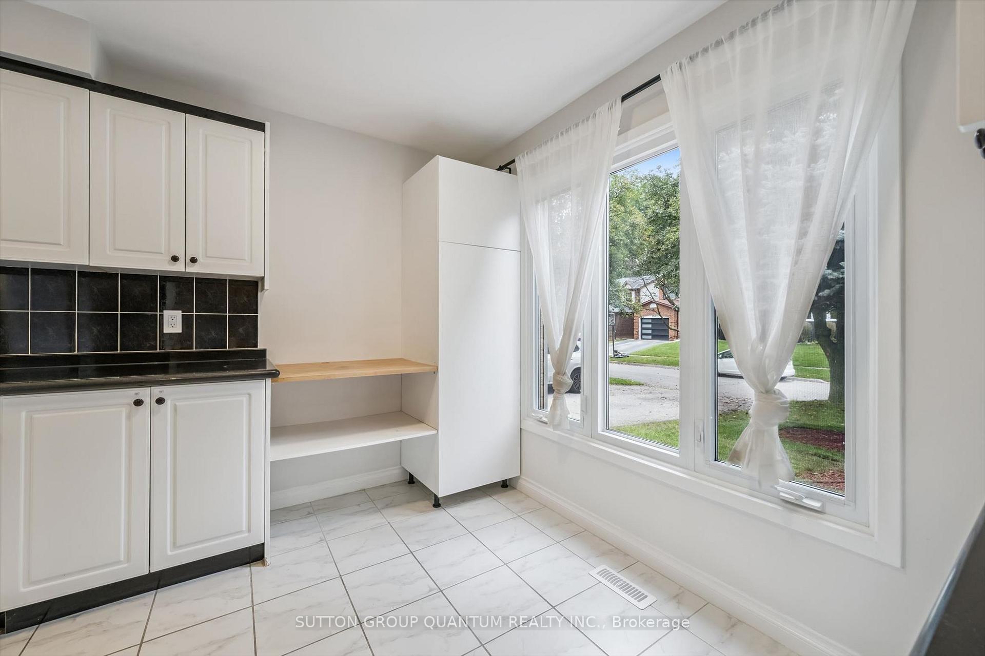 Photo 13 of 157 Riverview Street, Oakville, Bronte — HOMEH