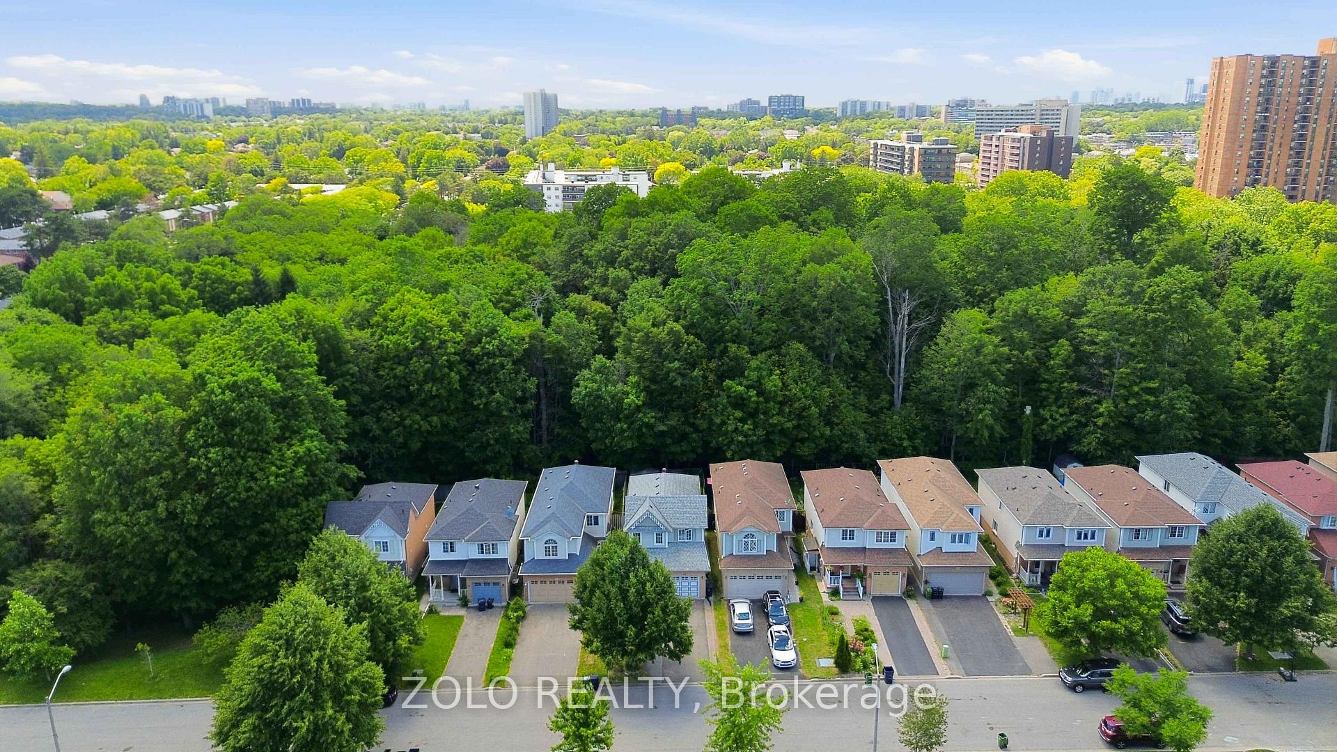 Photo 3 of 82 Piperbrook Crescent, Scarborough, West Hill — HOMEH