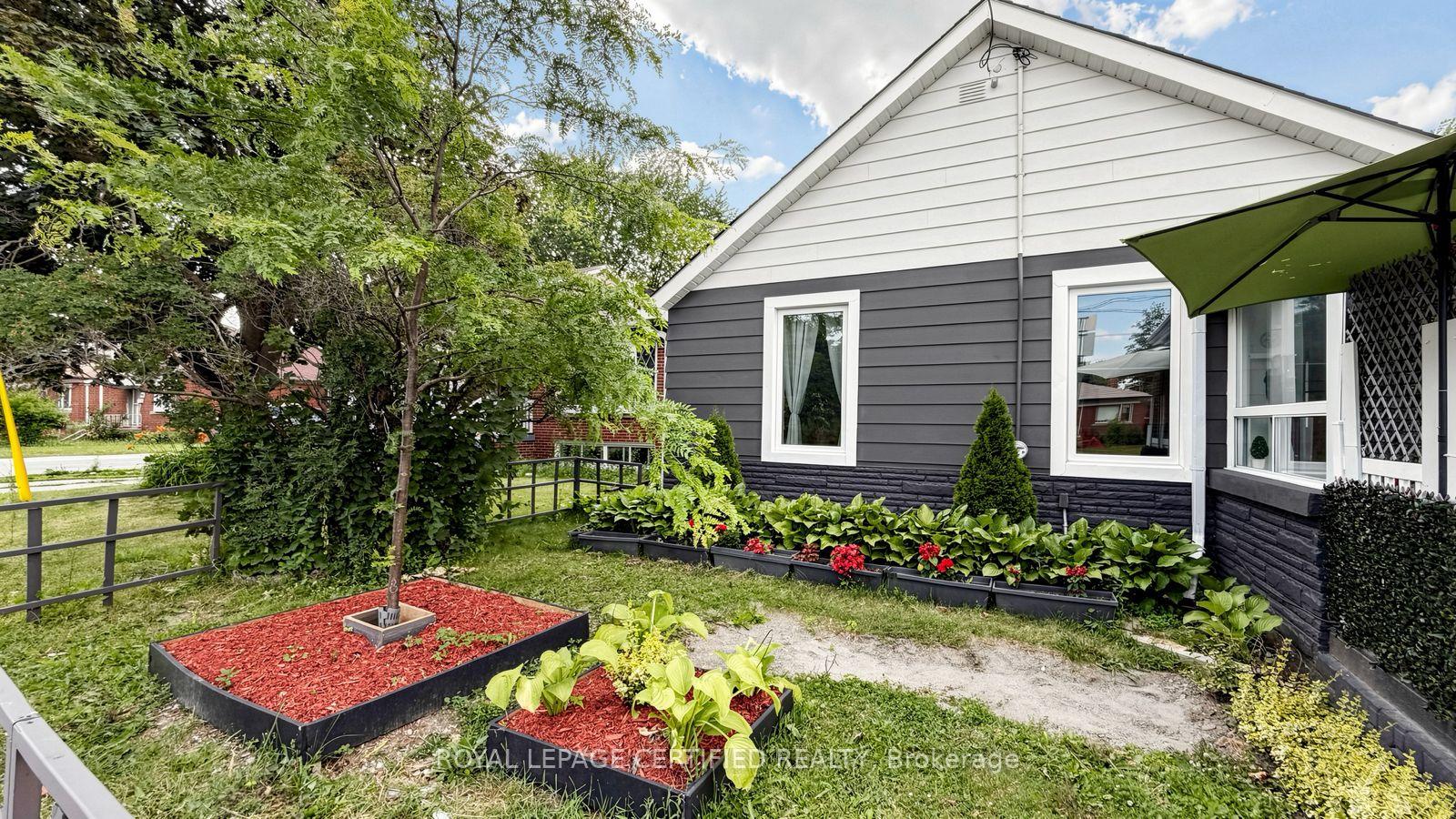 Photo 5 of 922A Danforth Road, Scarborough, Kennedy Park — HOMEH