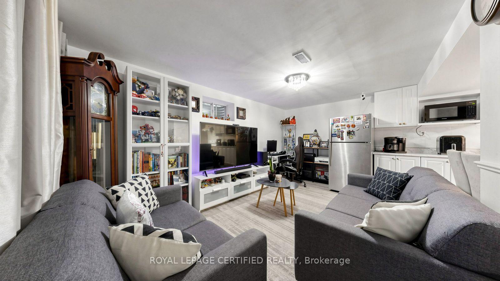 Photo 31 of 922A Danforth Road, Scarborough, Kennedy Park — HOMEH