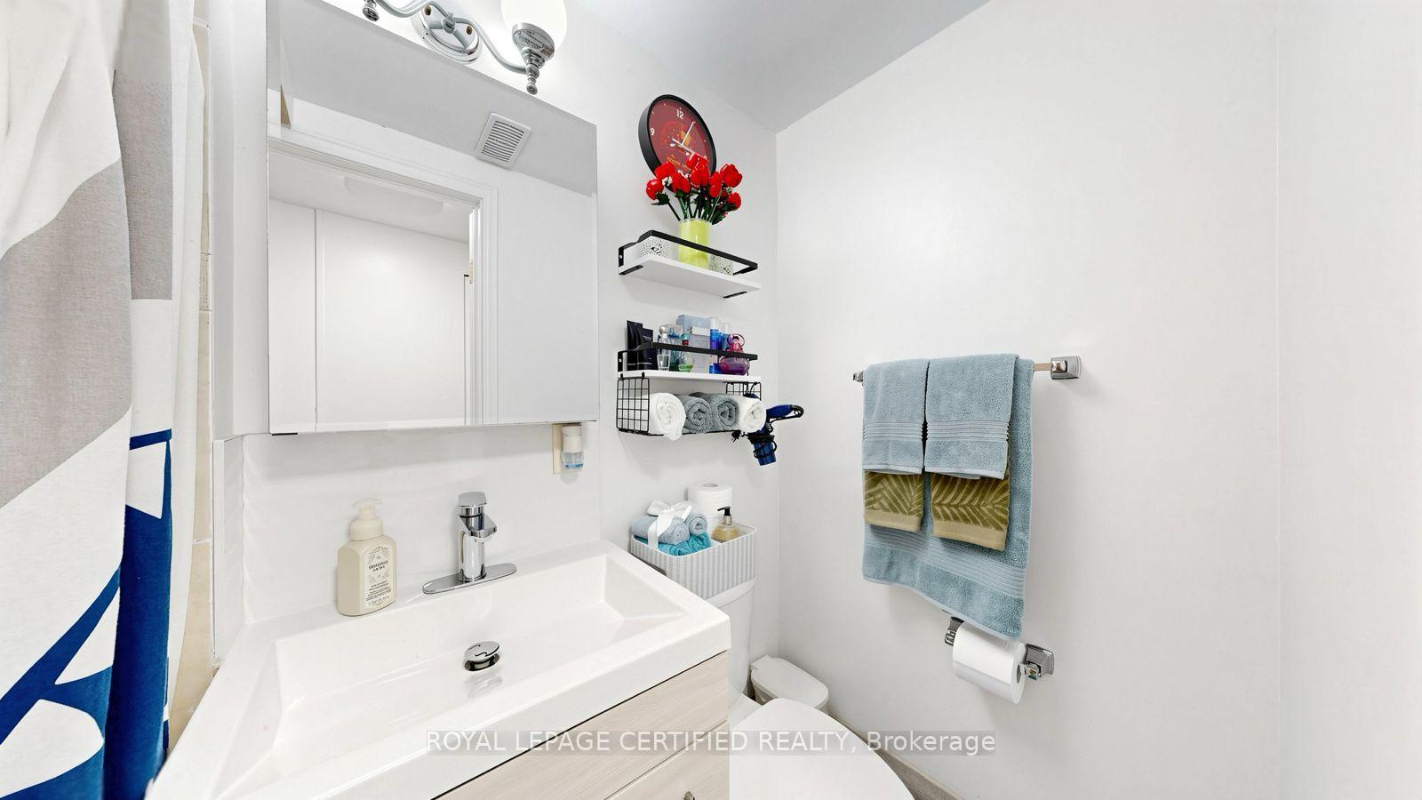 Photo 38 of 922A Danforth Road, Scarborough, Kennedy Park — HOMEH