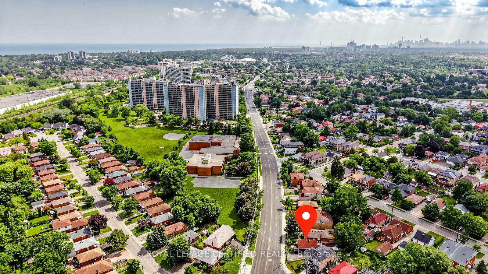 Photo 49 of 922A Danforth Road, Scarborough, Kennedy Park — HOMEH