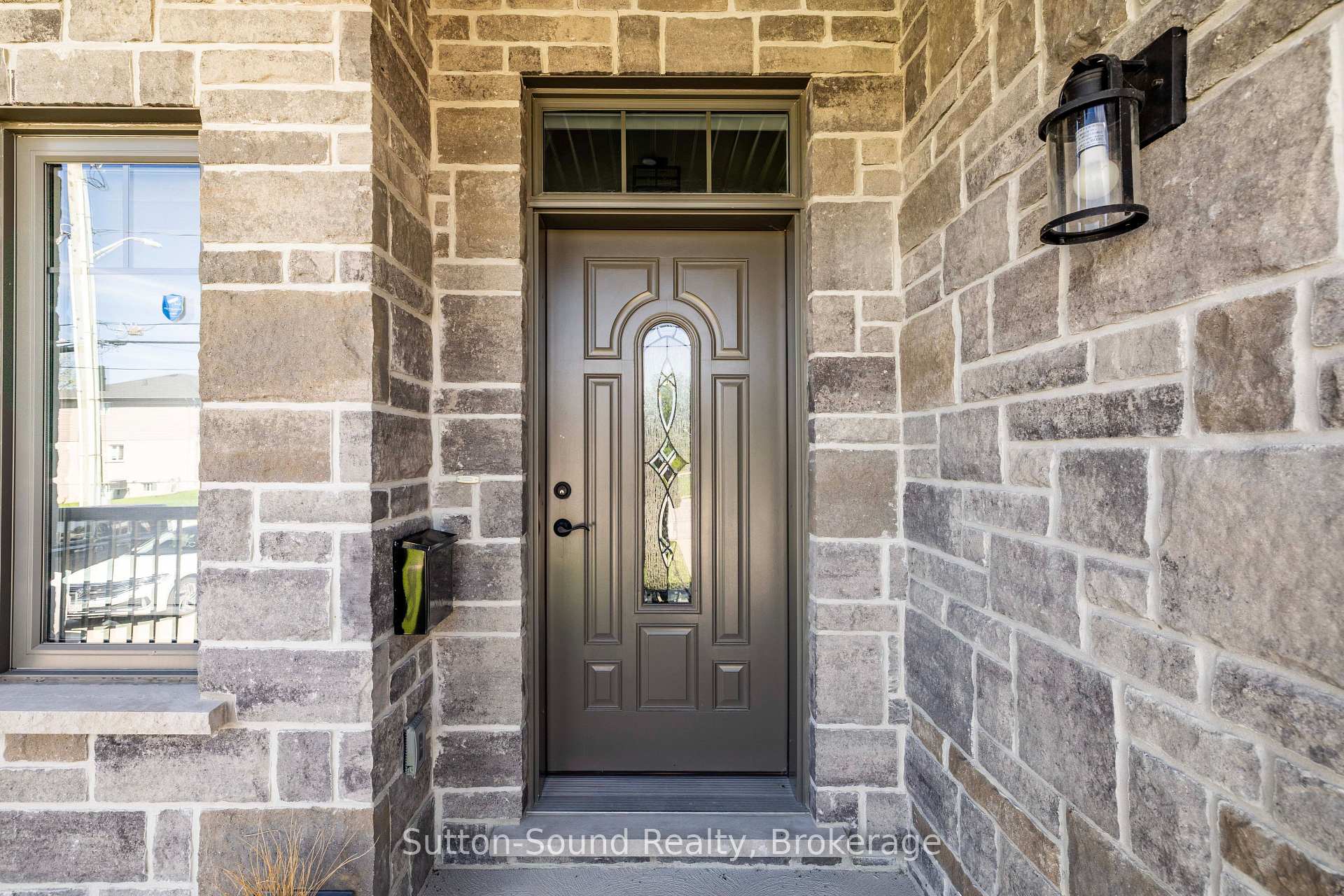 Photo 2 of 2545 9th Avenue E, Owen Sound — HOMEH
