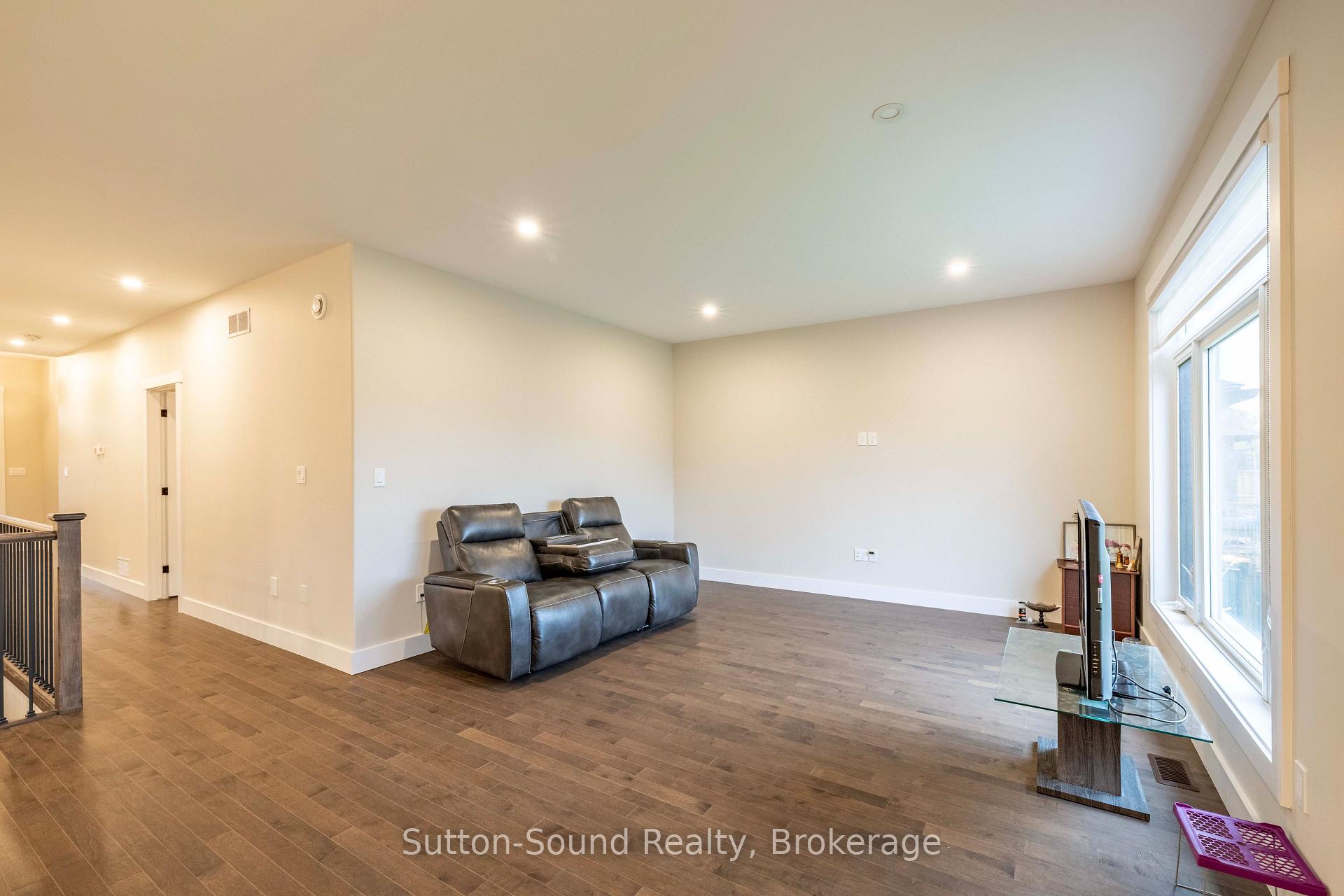 Photo 5 of 2545 9th Avenue E, Owen Sound — HOMEH