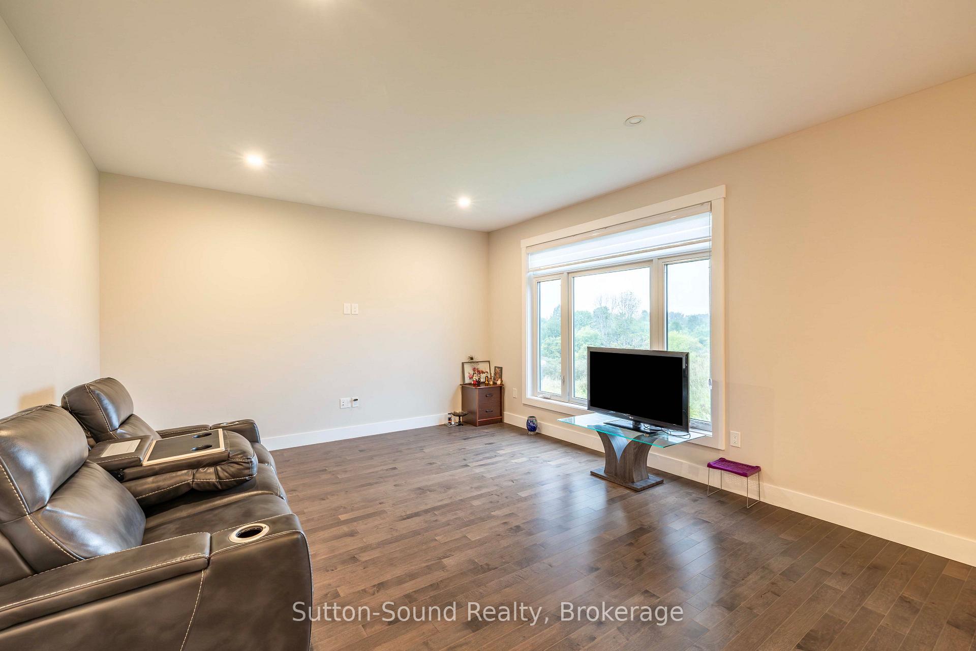 Photo 6 of 2545 9th Avenue E, Owen Sound — HOMEH
