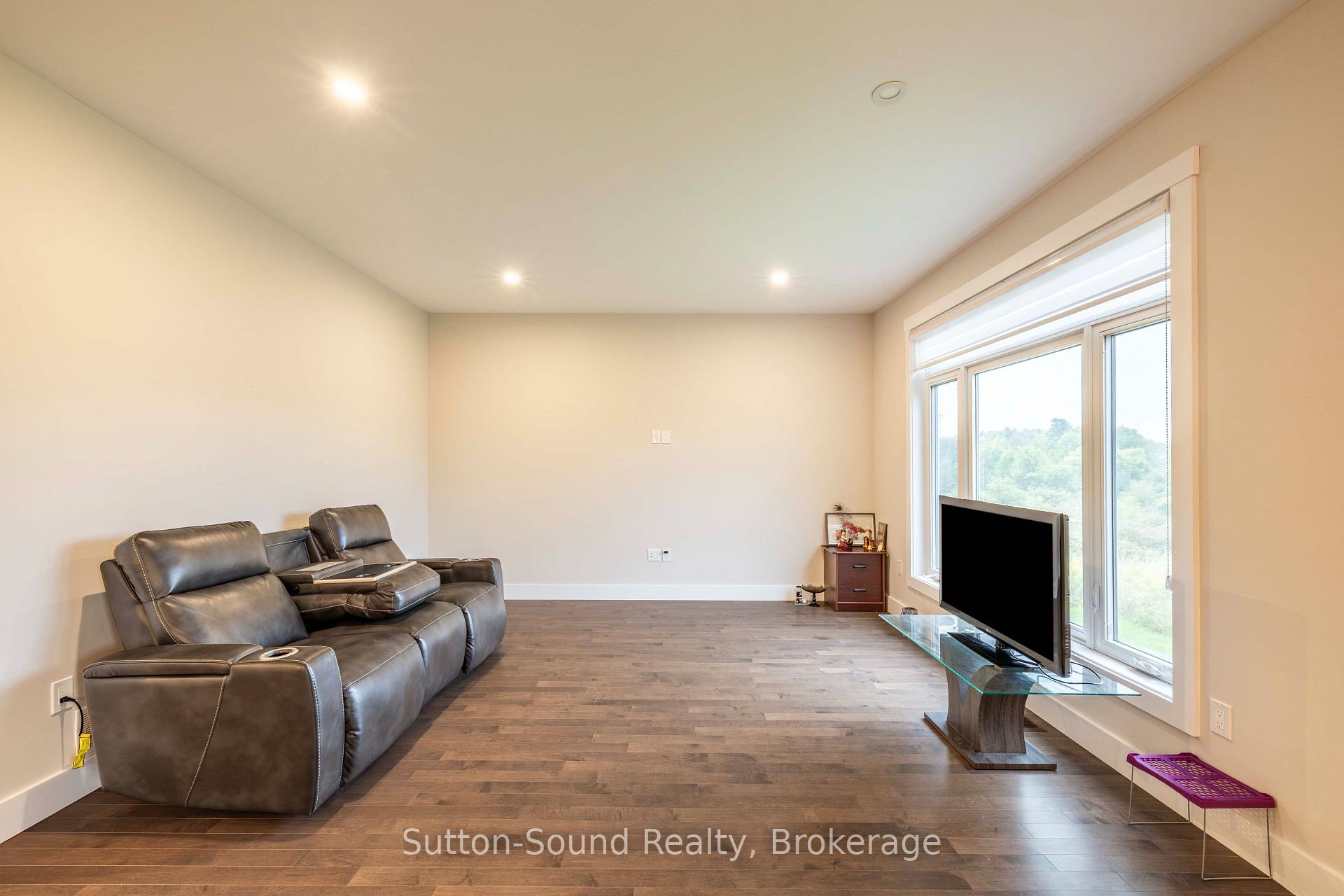 Photo 7 of 2545 9th Avenue E, Owen Sound — HOMEH