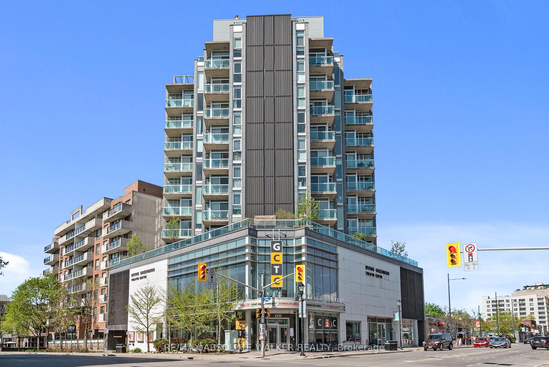Front of Unit 903, 1227 Wellington Street W