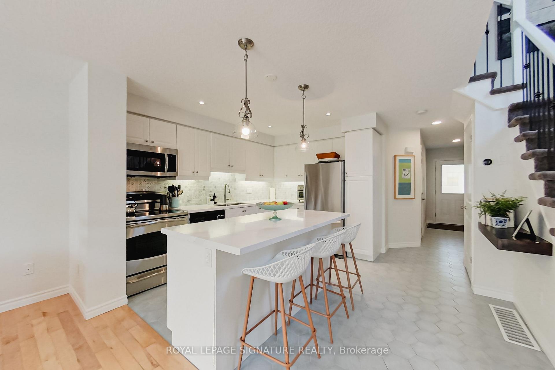 Photo 6 of 23 Silver Glen Boulevard, Collingwood — HOMEH